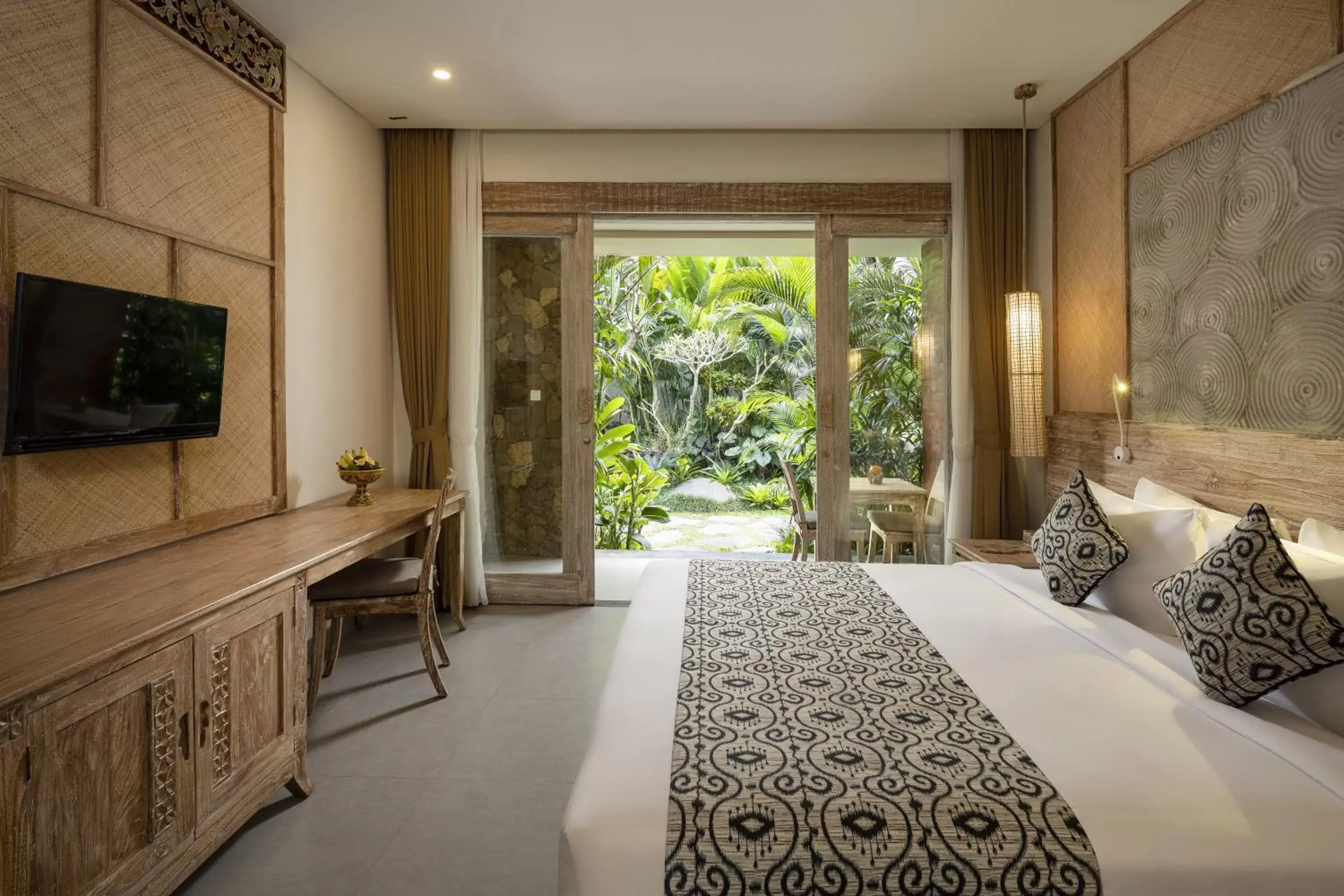 Bedroom, Bed in The Sun of Granary Resort and Villas