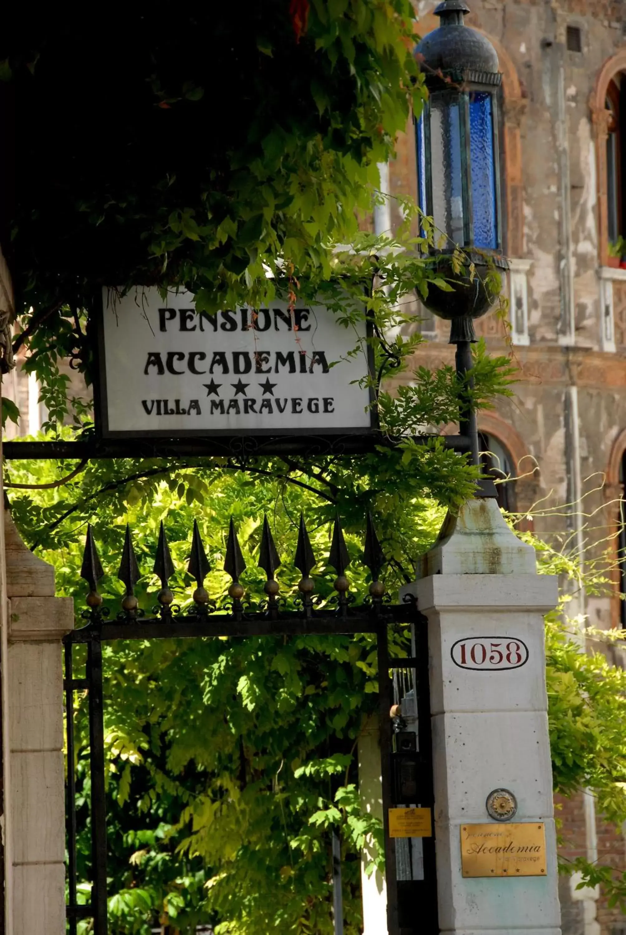 Facade/entrance, Property Logo/Sign in Pensione Accademia - Villa Maravege