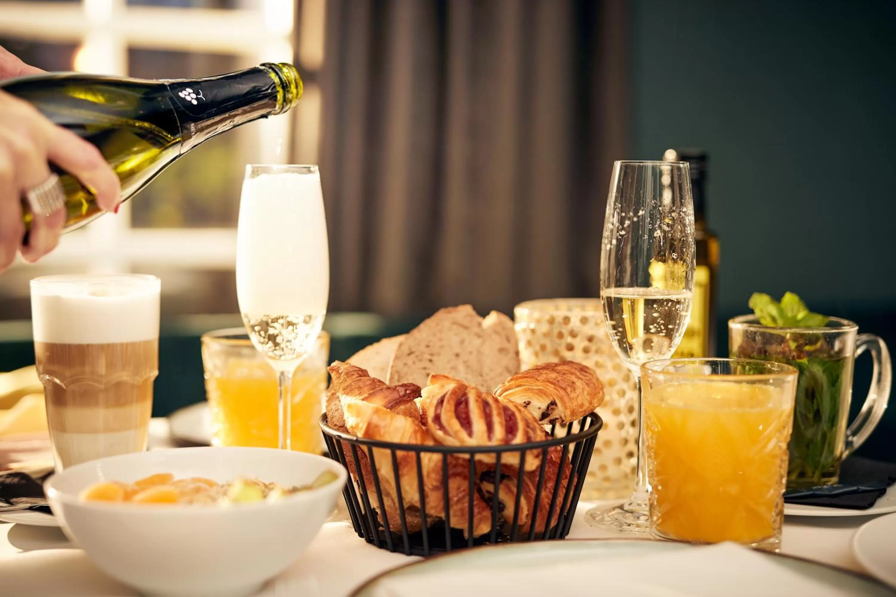 Food and drinks in Van Der Valk Hotel Brugge Oostkamp