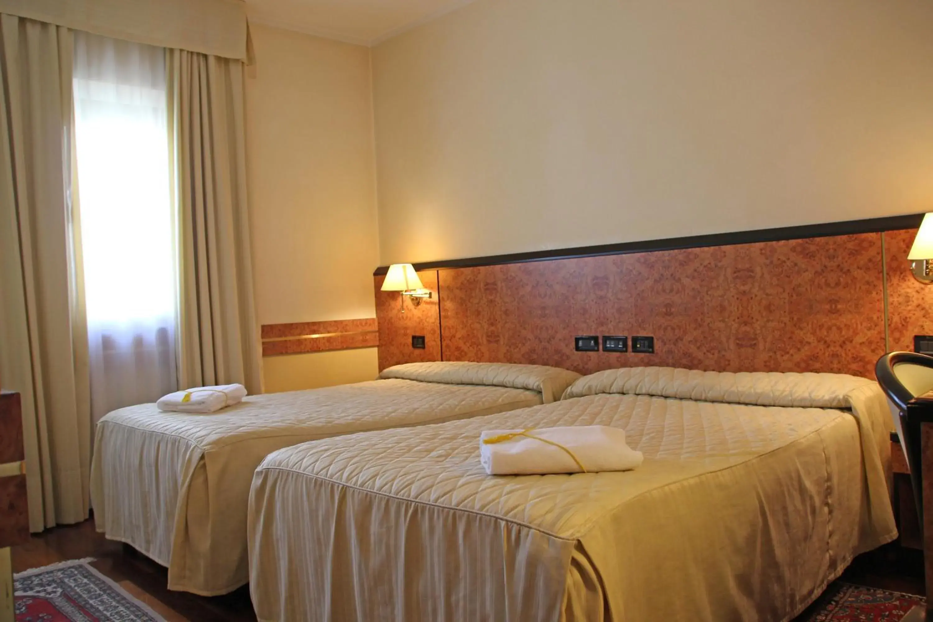 Bedroom, Bed in Park Hotel Villa Leon d'Oro Bedroom, Bed in Park Hotel Villa Leon d'Oro