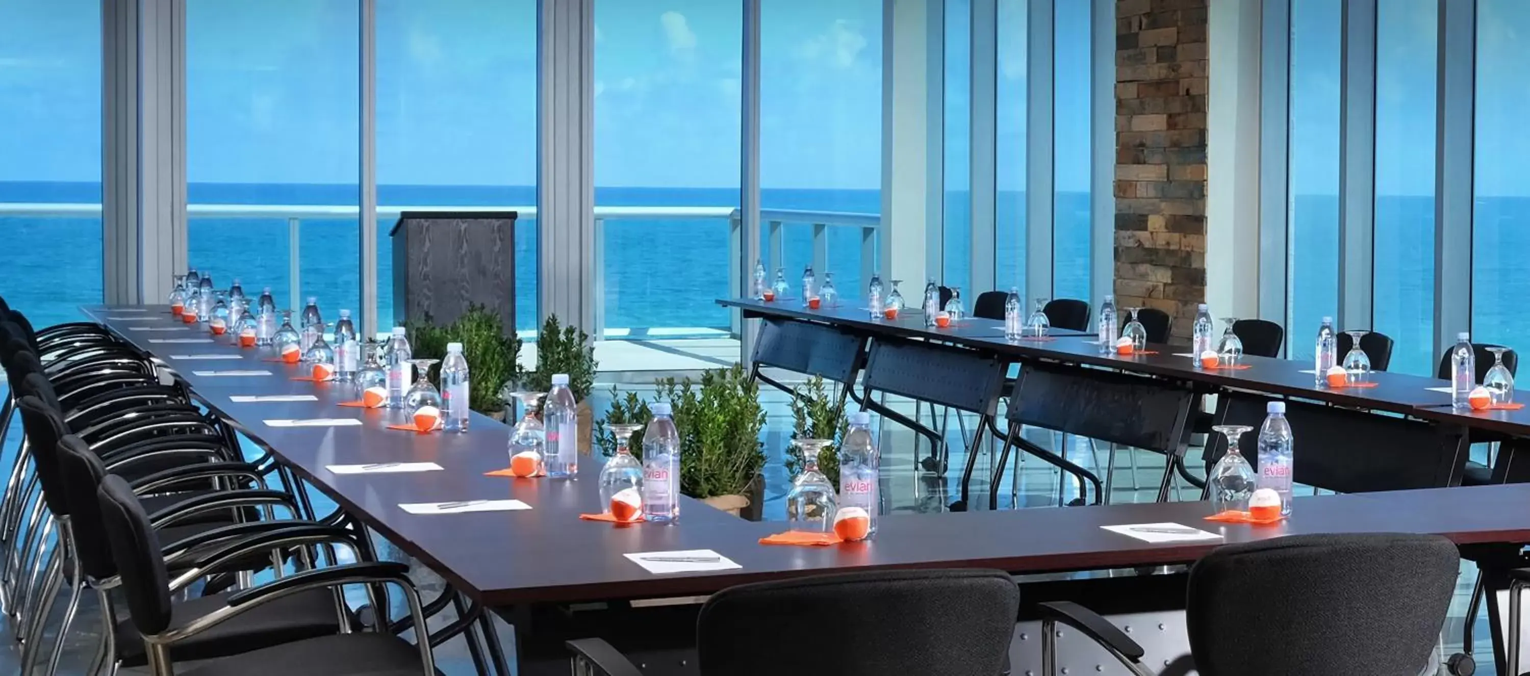 Business facilities in Sole Miami, A Noble House Resort
