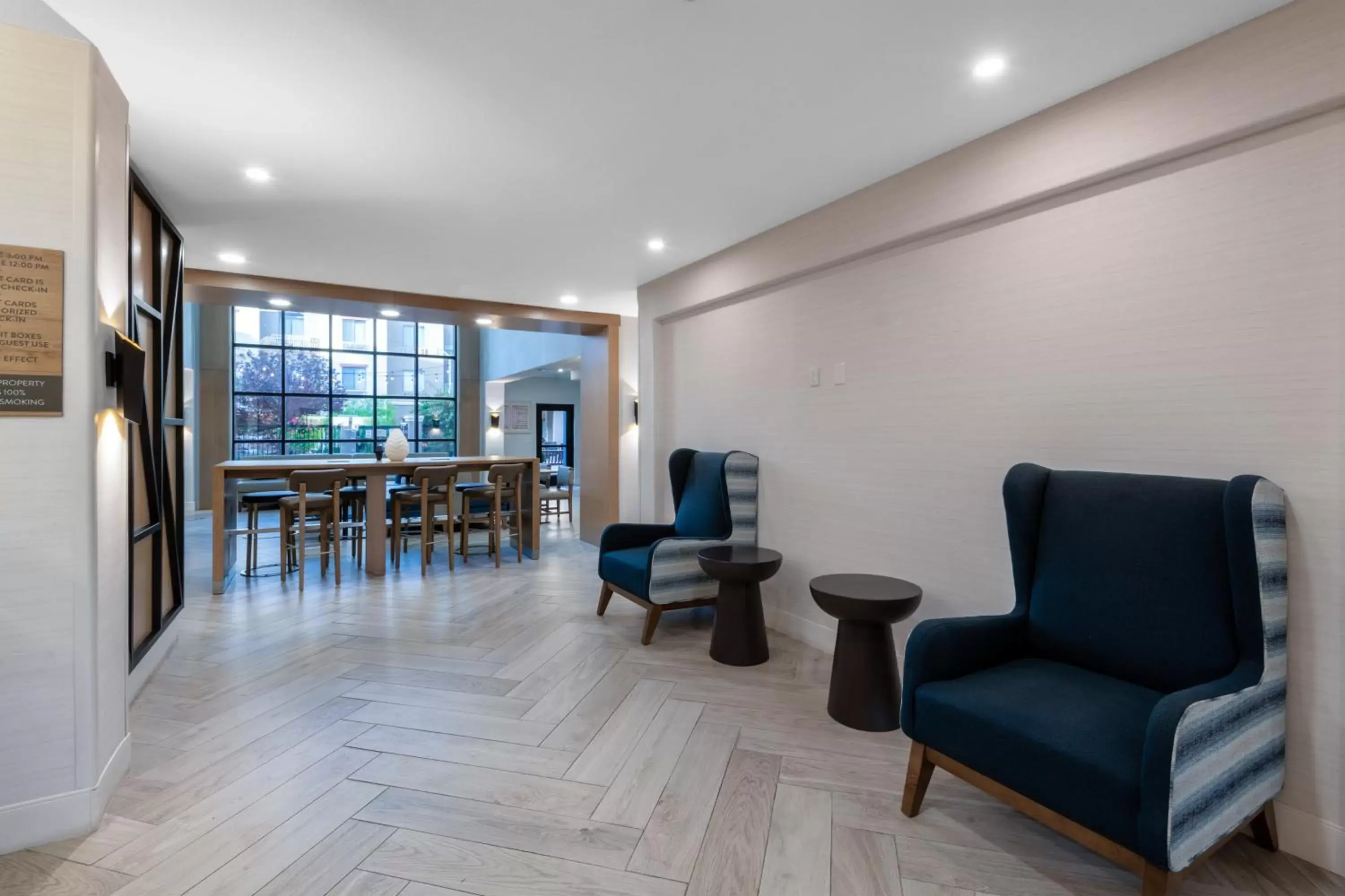 Property building, Seating Area in Staybridge Suites Phoenix-Glendale