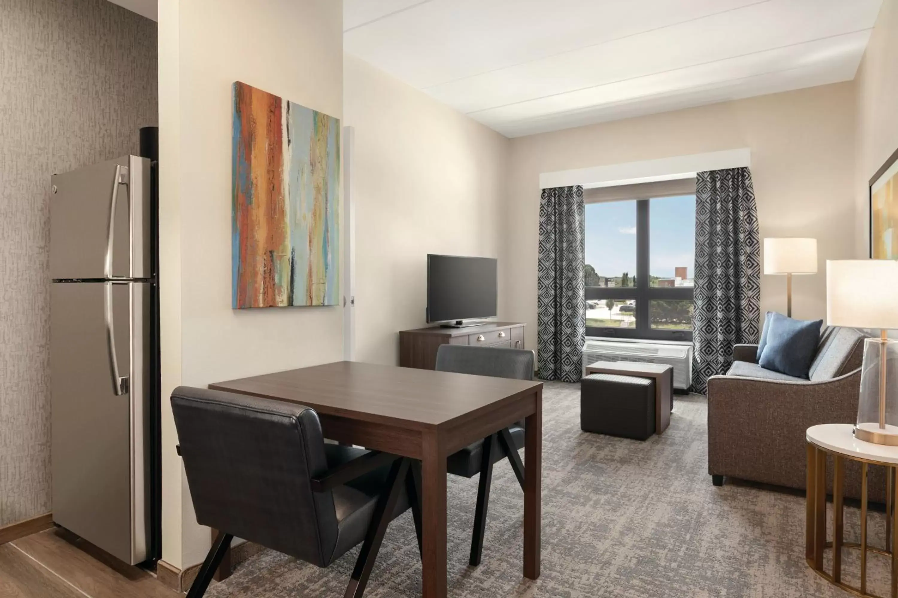 TV and multimedia in Homewood Suites By Hilton Horsham Willow Grove