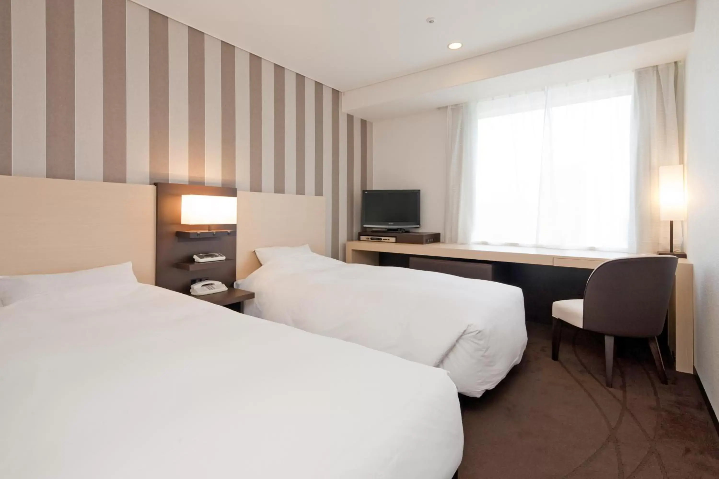Photo of the whole room, Bed in Hotel Granvia Osaka-JR Hotel Group