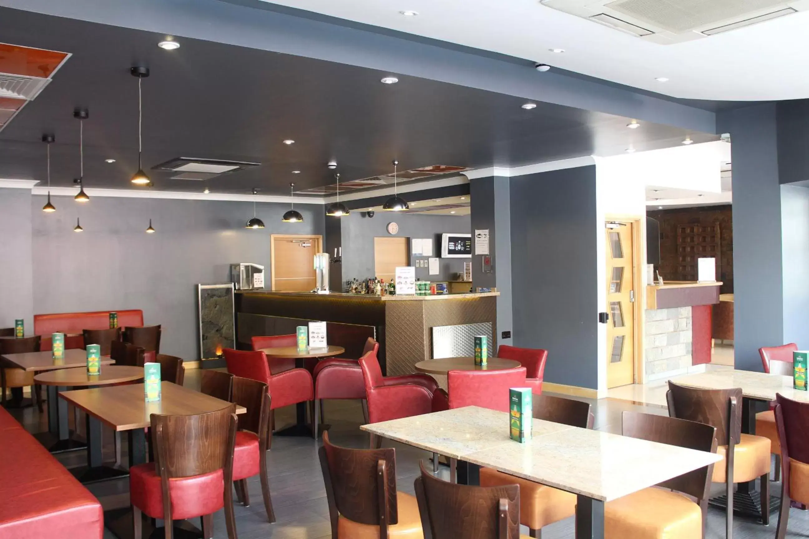 Lounge or bar, Restaurant/Places to Eat in Eurotraveller Hotel - Premier - Tower Bridge