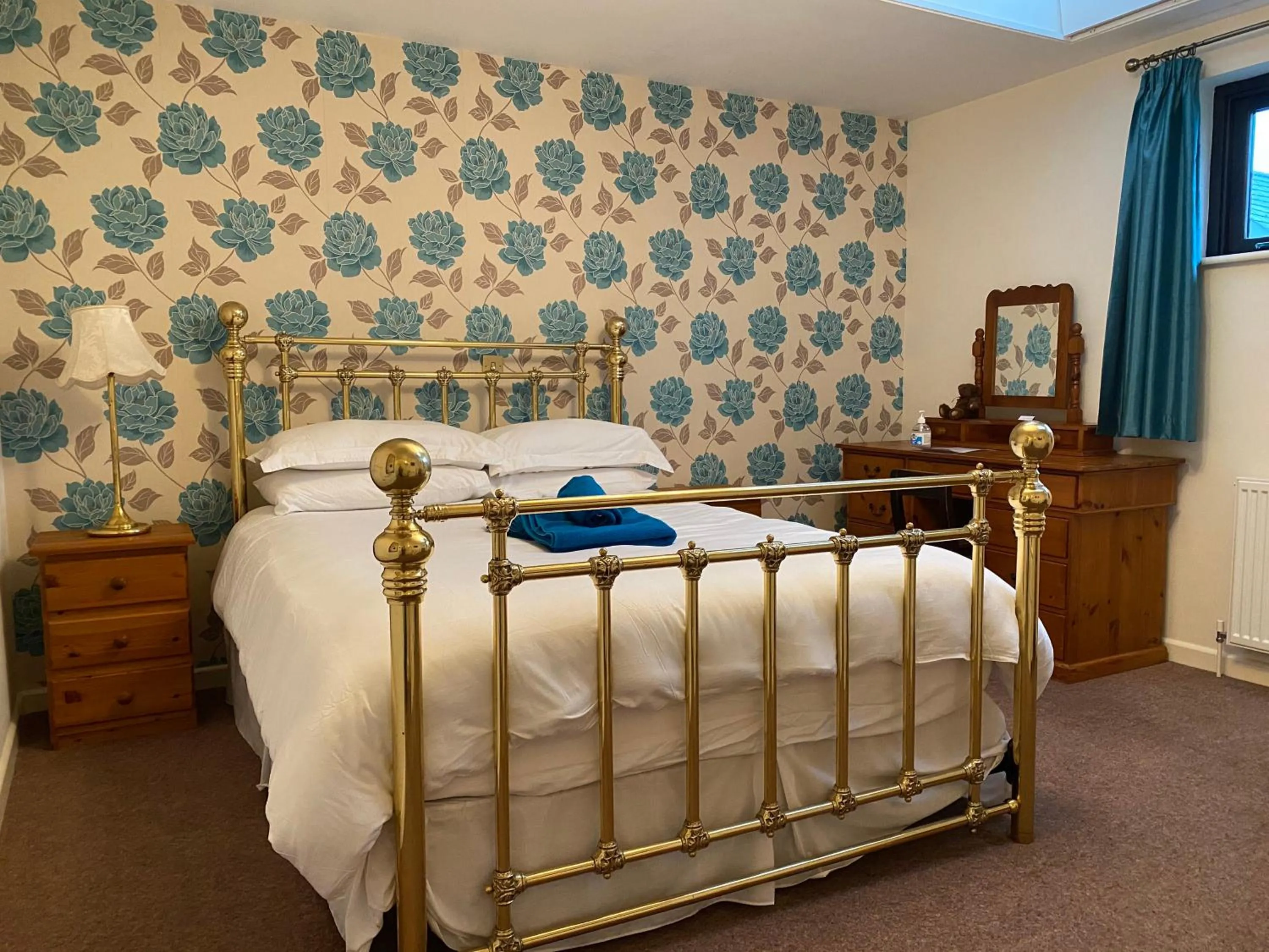 Bed in Station House, Dartmoor and Coast located, Village centre Hotel