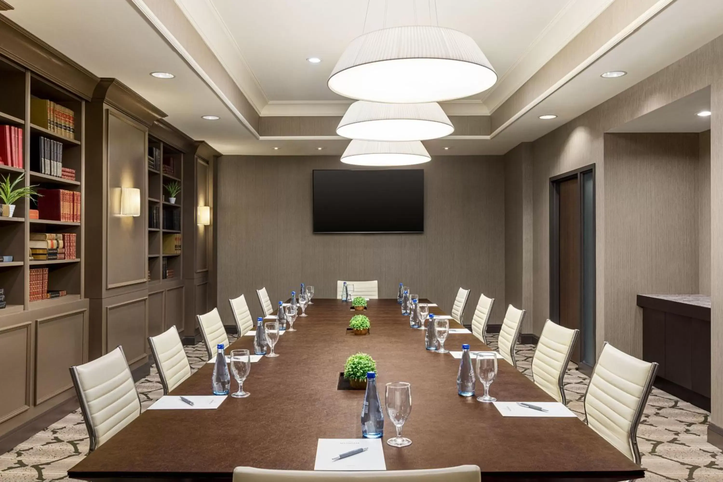 Meeting/conference room in Magnolia Hotel St. Louis, a Tribute Portfolio Hotel