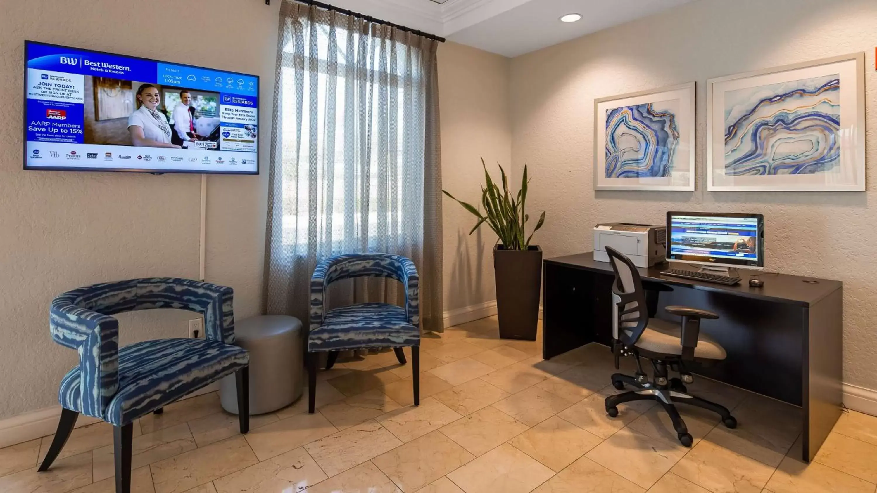 Business facilities, TV/Entertainment Center in Best Western Tampa