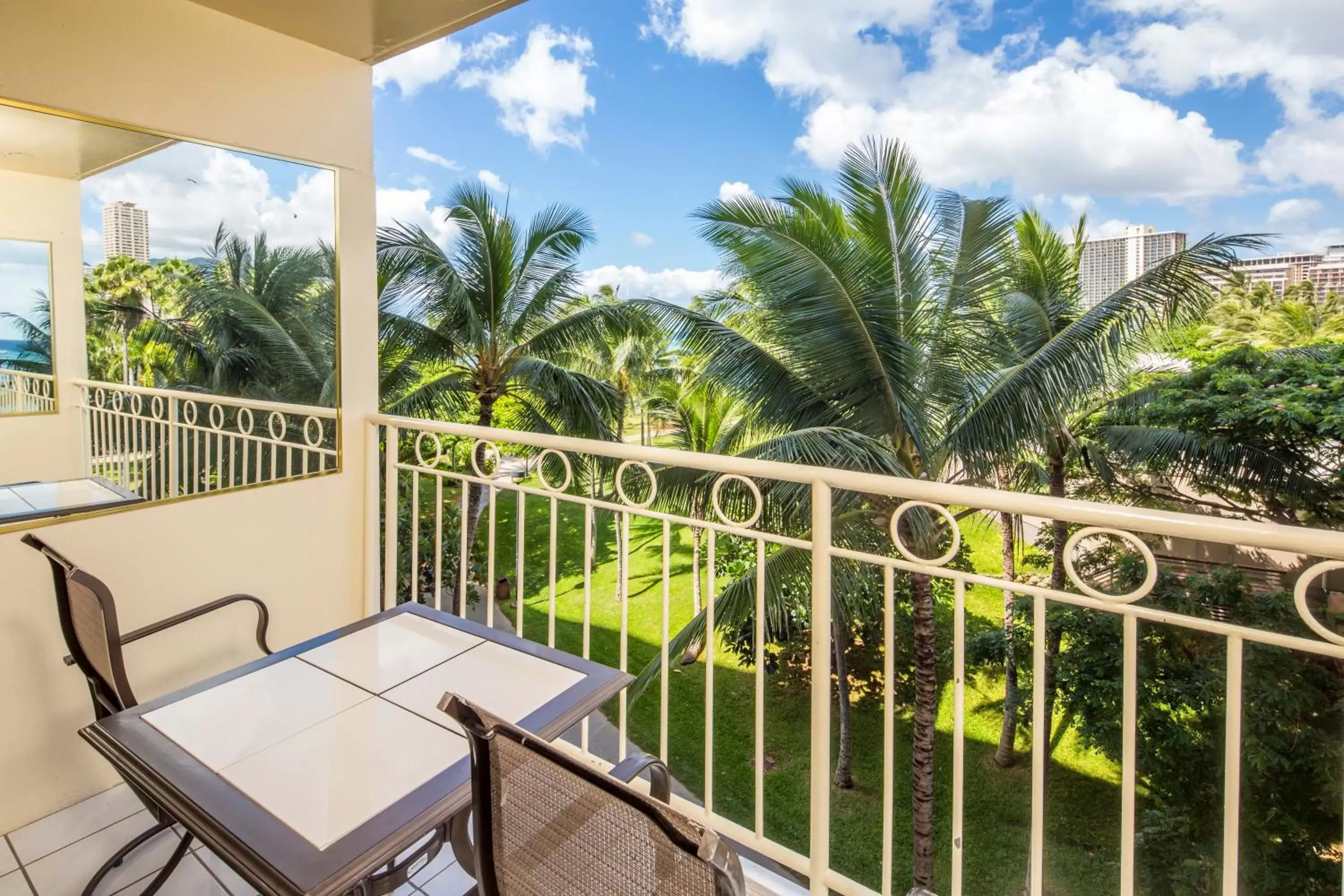 Balcony/Terrace in Castle Waikīkī Shore Balcony/Terrace in Castle Waikīkī Shore