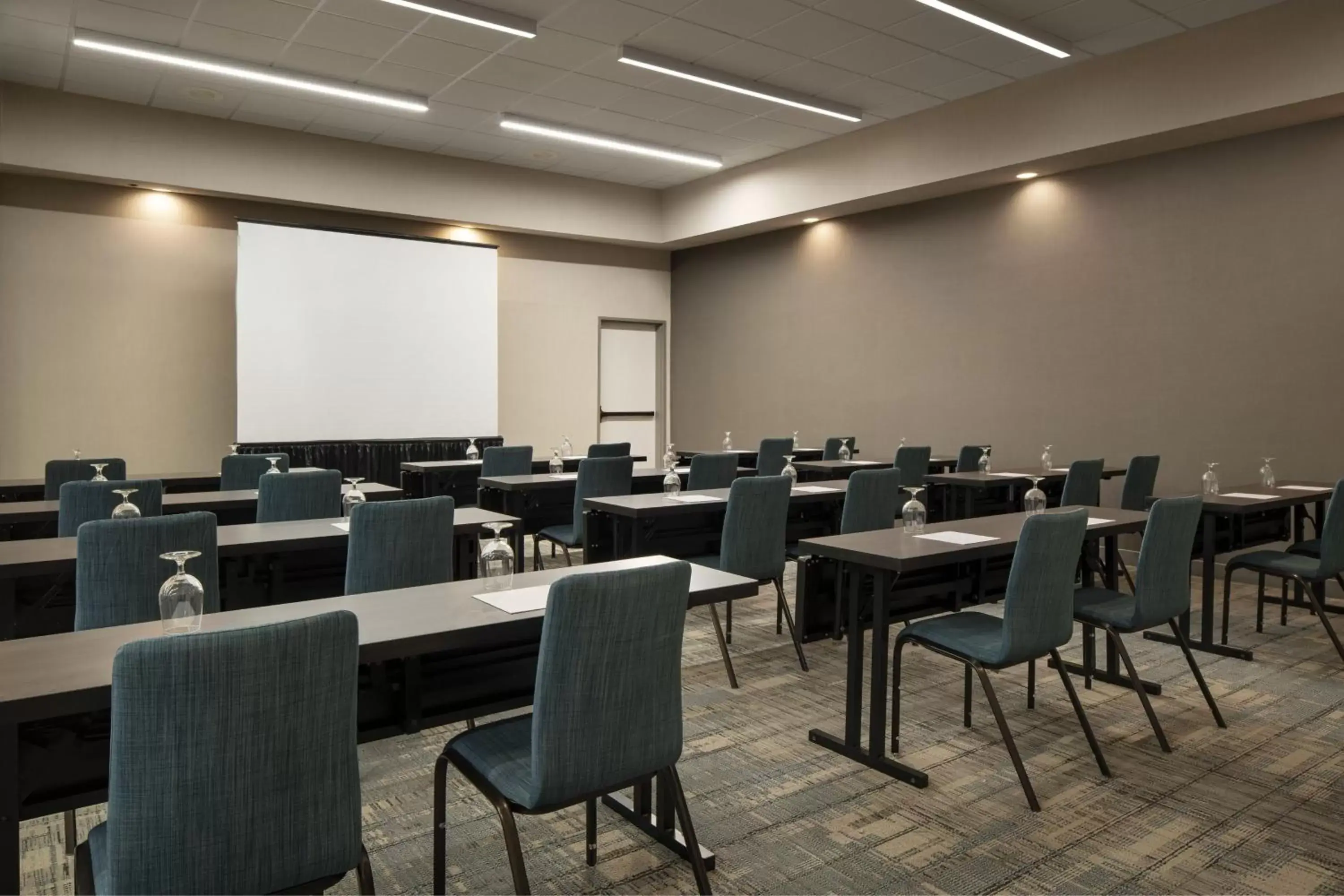 Meeting/conference room in Four Points by Sheraton Tucson Airport
