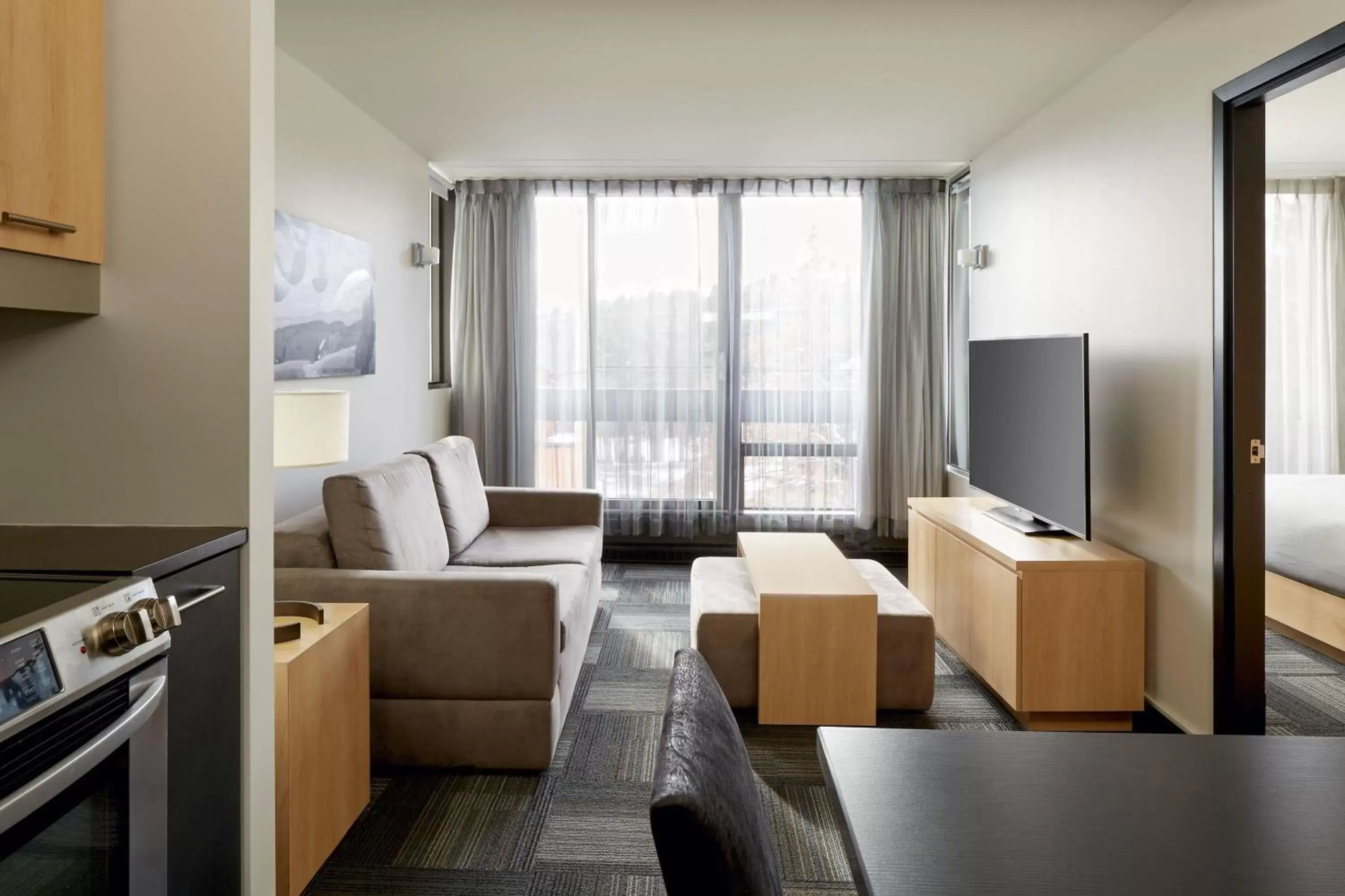 Living room, Seating Area in Delta Hotels by Marriott Mont Sainte-Anne, Resort & Convention Center