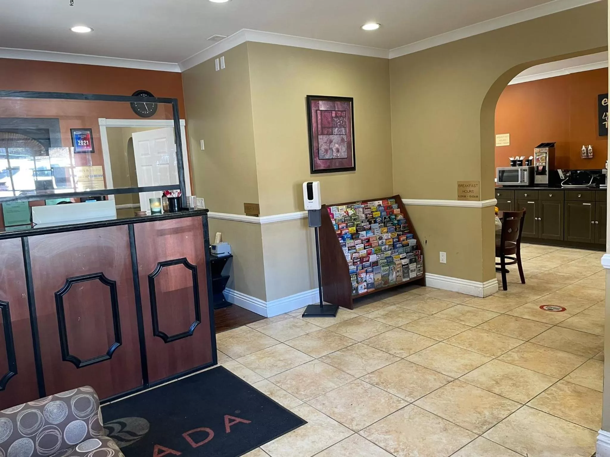 Lobby or reception in Ramada by Wyndham San Diego Poway Miramar