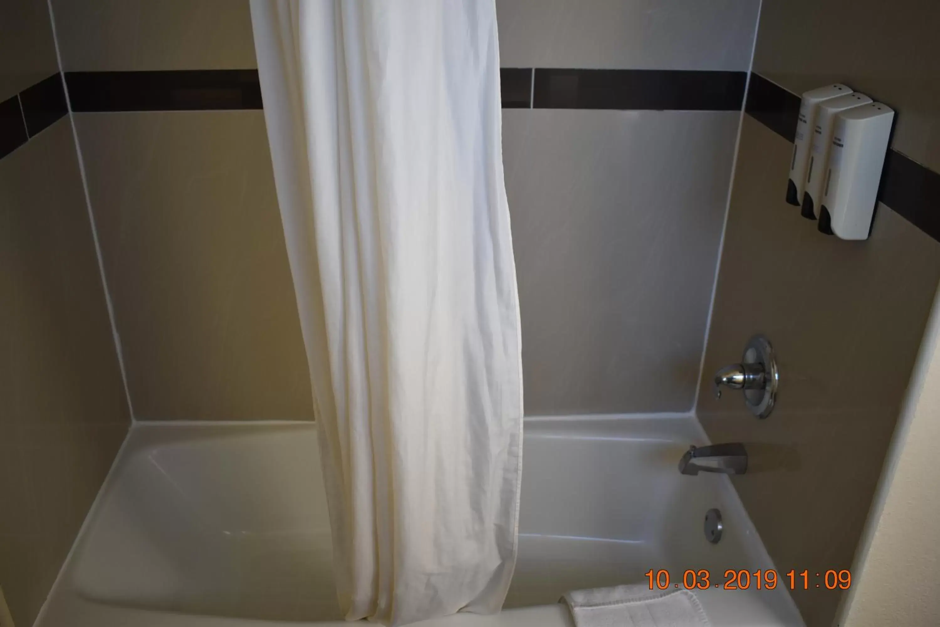 Bathroom in Rockview Inn and Suites