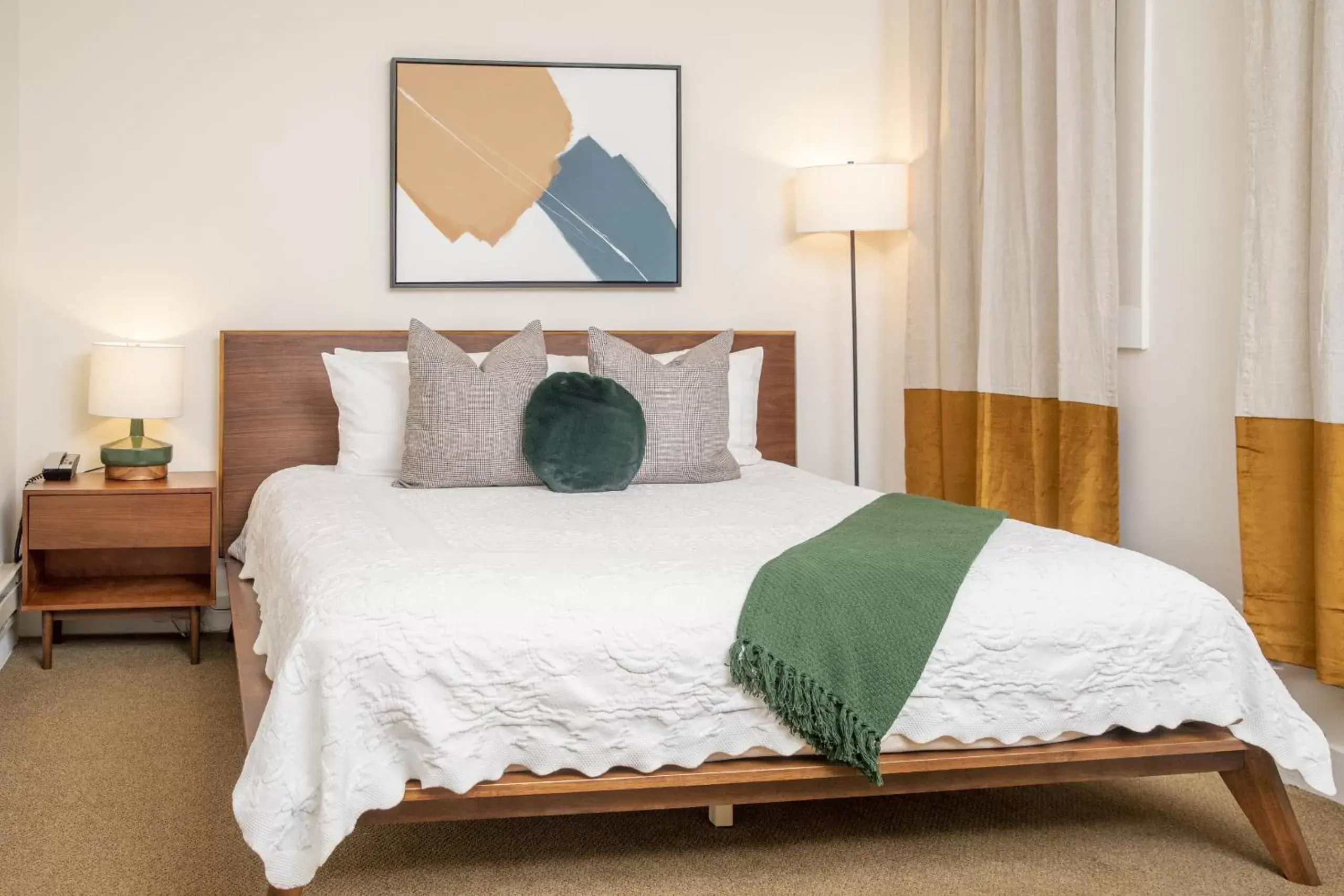 Bedroom, Bed in Washington Square Inn