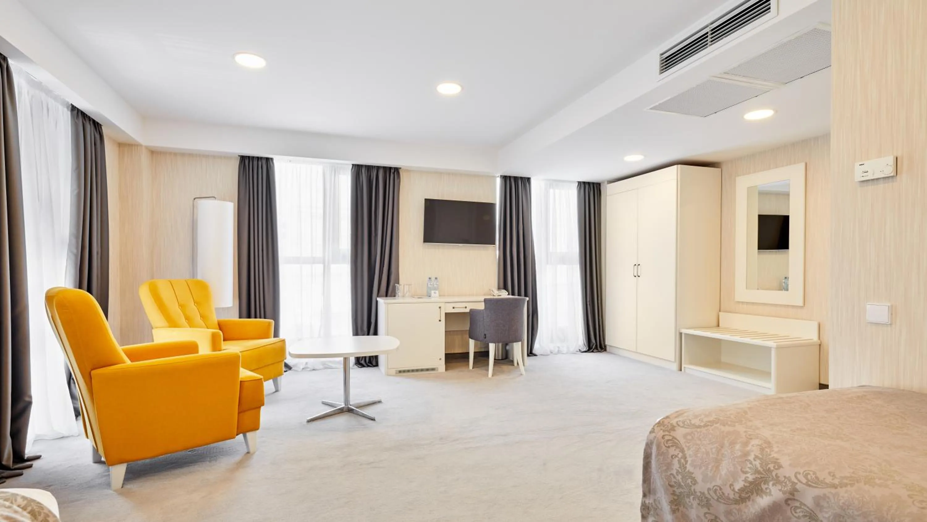 Bedroom in Gallery Palace Hotel