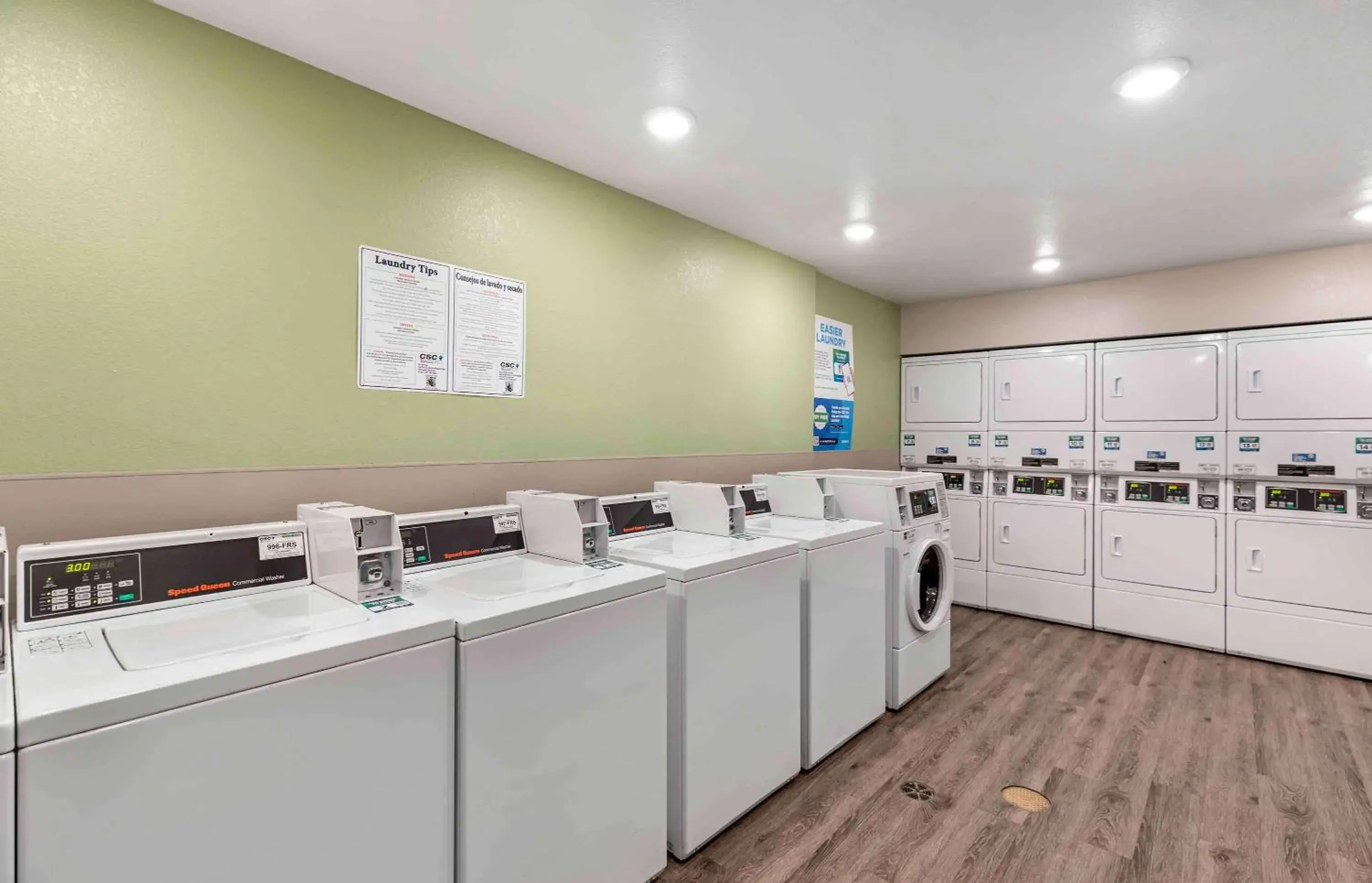 Property building, Kitchen/Kitchenette in Extended Stay America Suites - Denver - Centennial