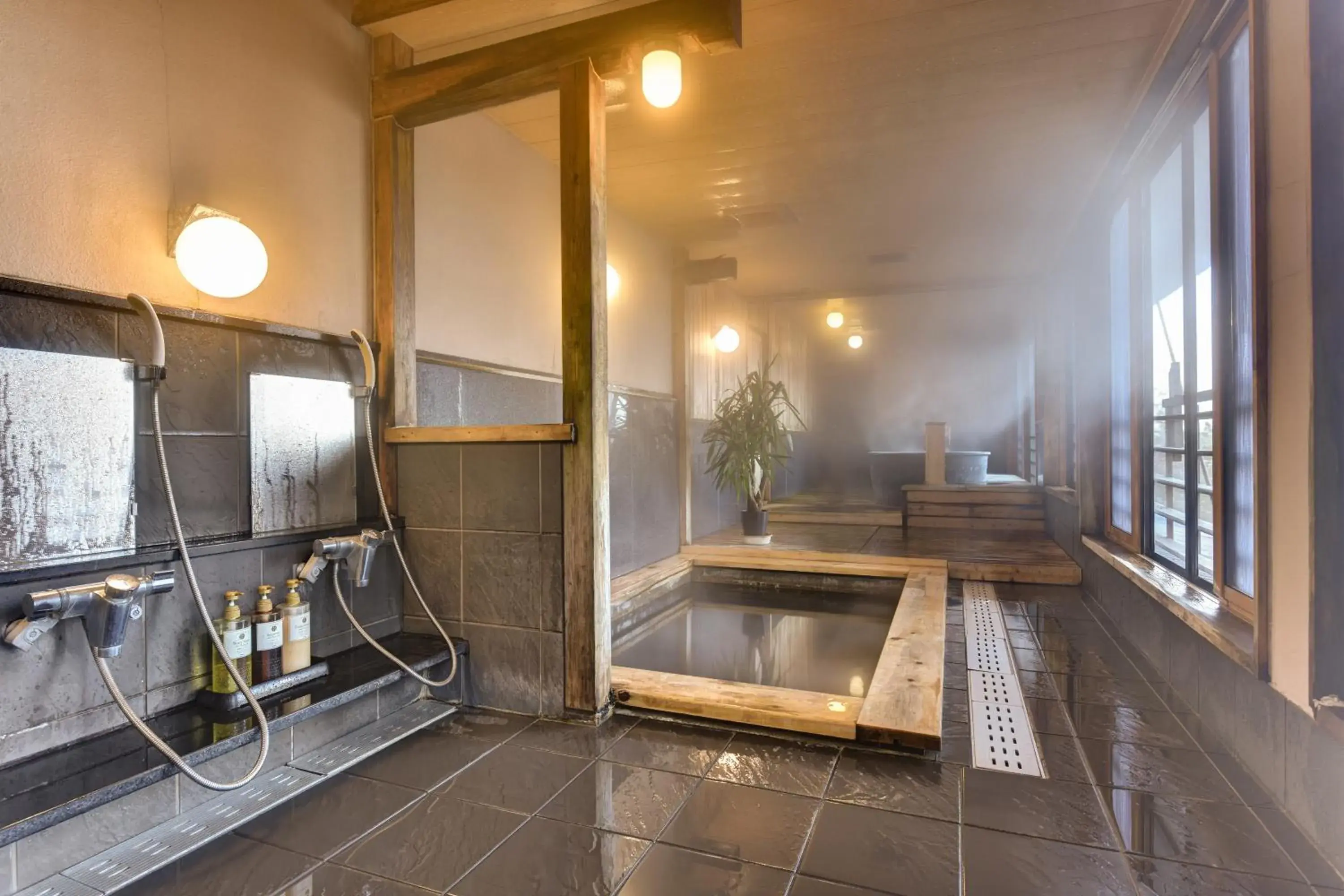 Hot Spring Bath, Bathroom in Futarishizuka Hakuun Hotel