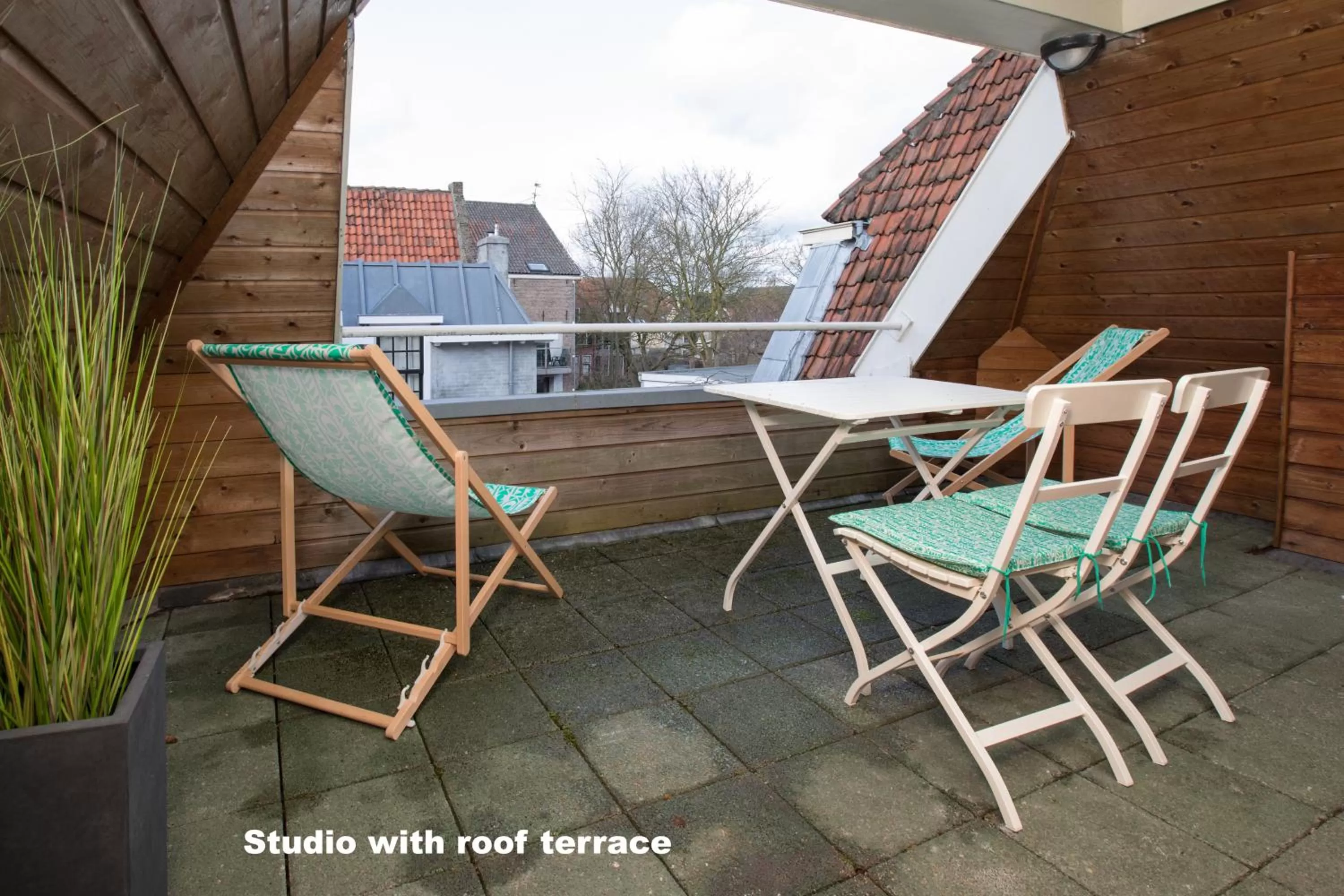 Garden view in Hotel de Vischpoorte, centrum Deventer en aan de IJssel