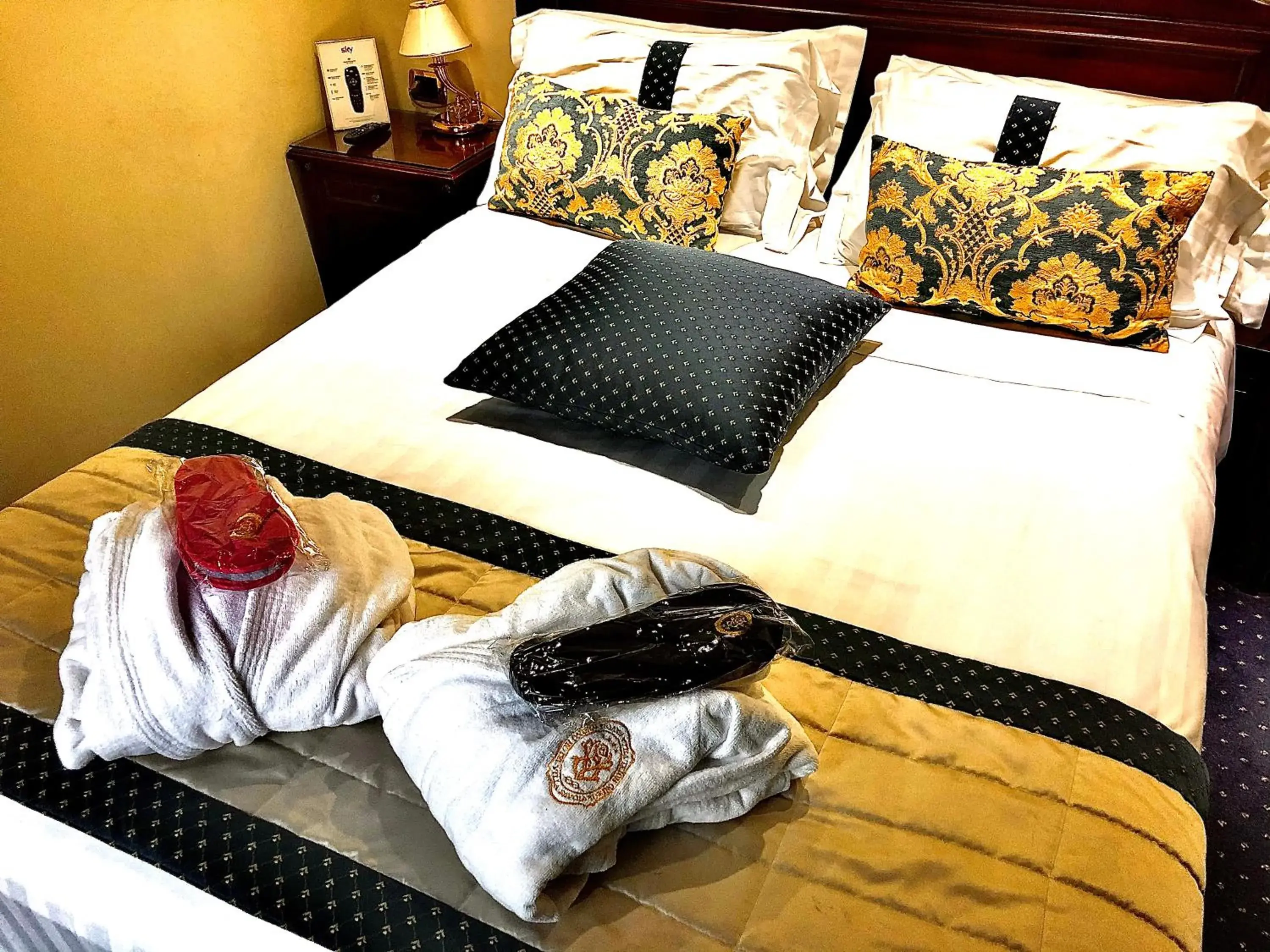 Hot Tub, Bed in Hotel Villa Savoia