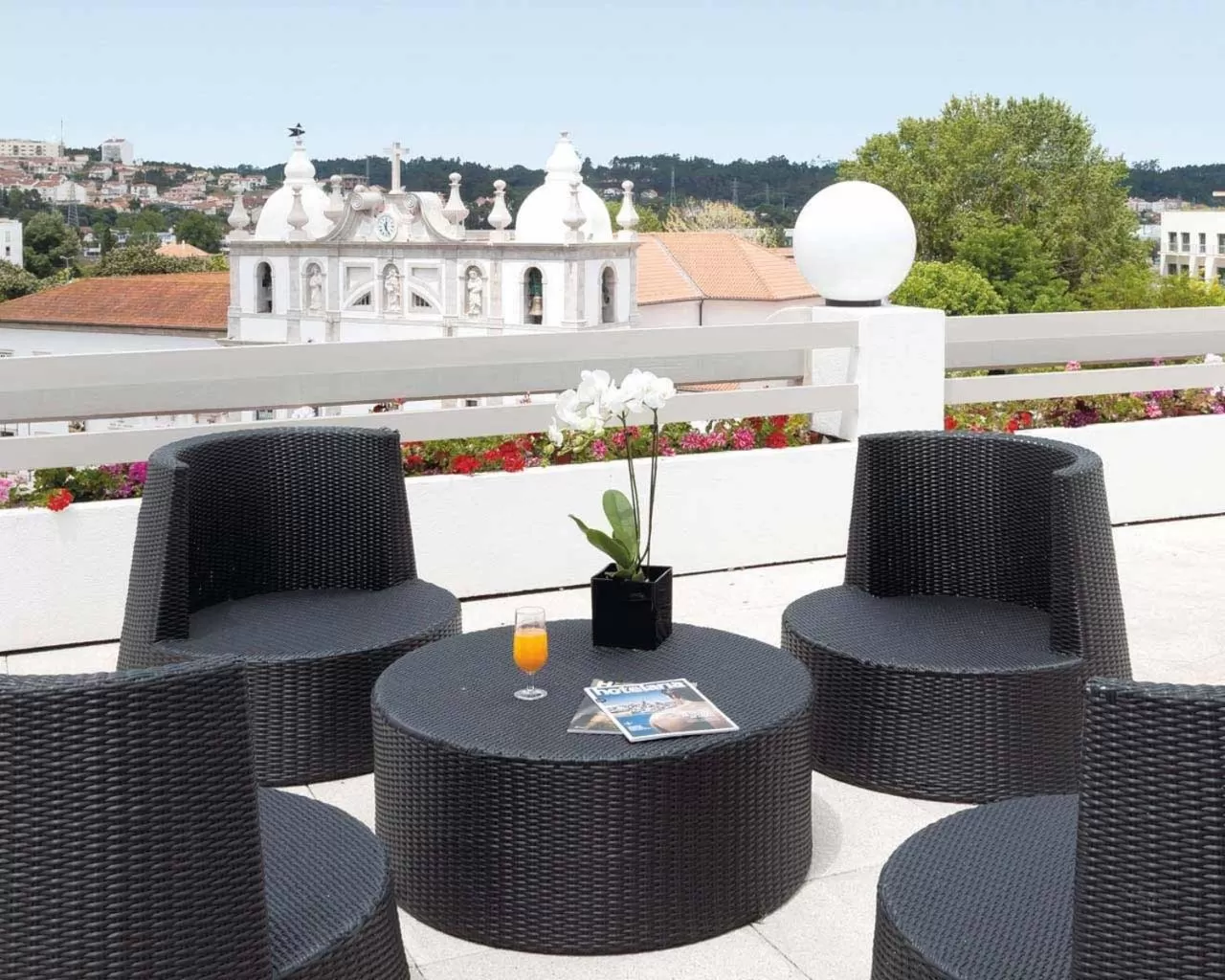 Property building in Cardal Hotel