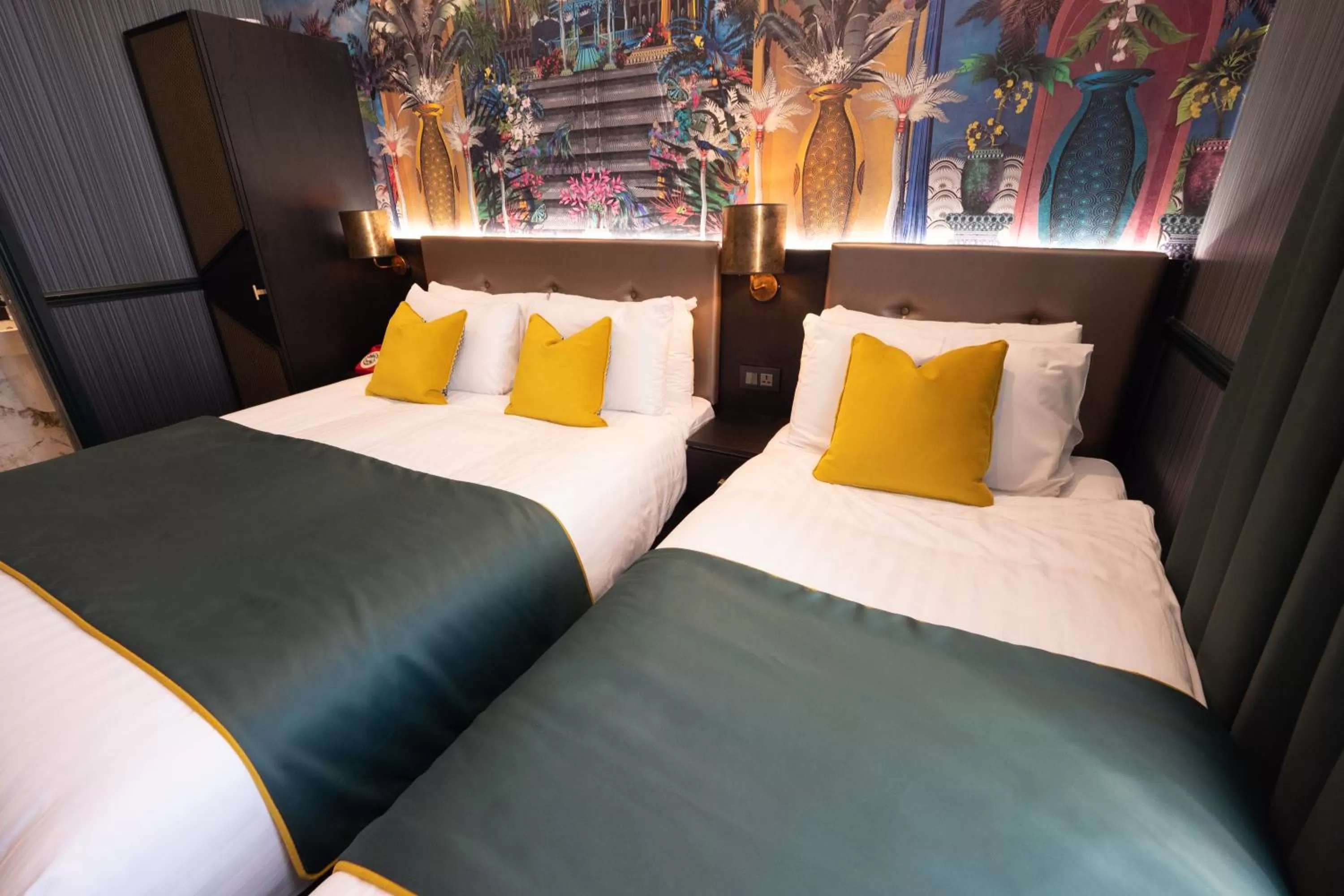 Bed in Hyde Park Green