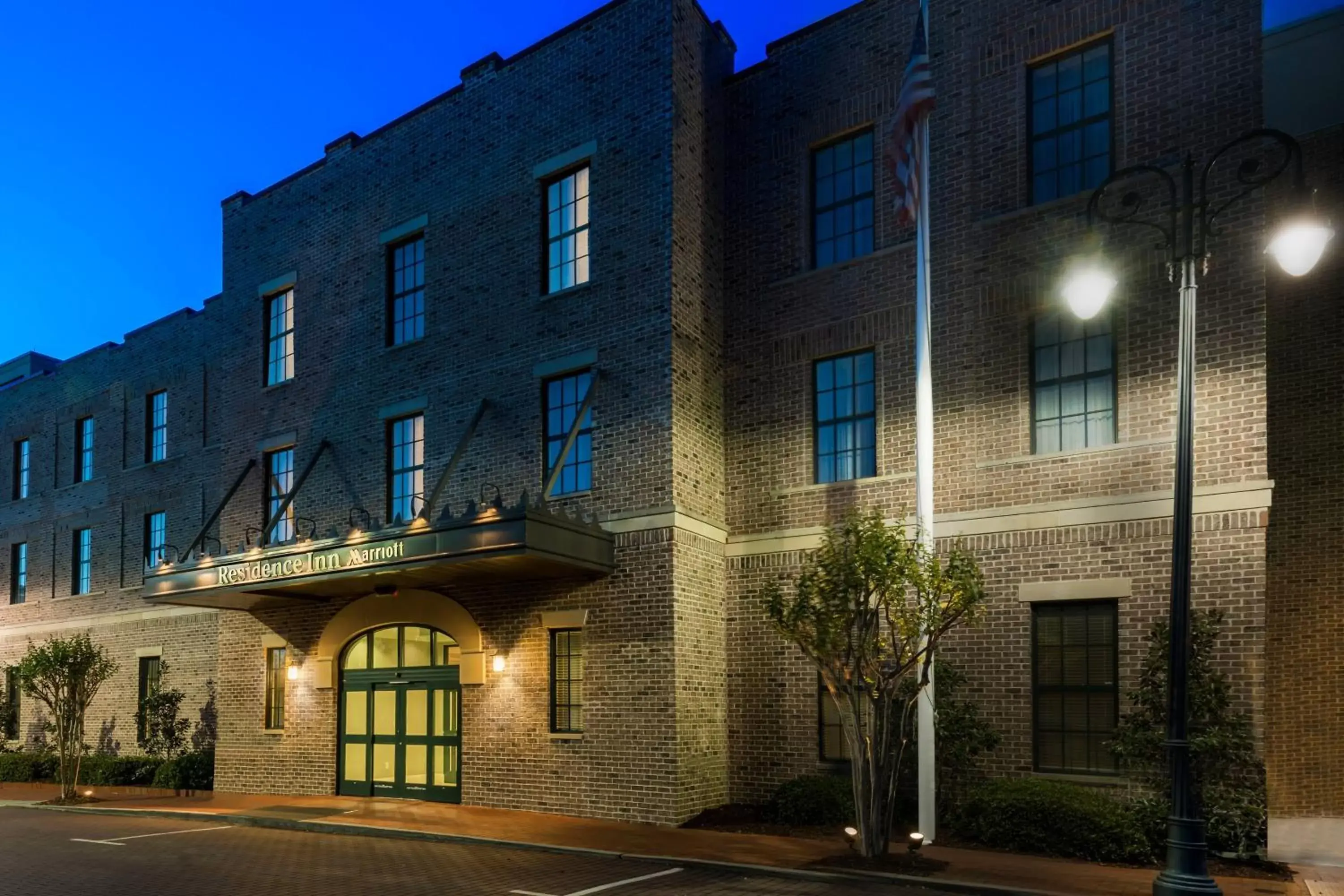 Property Building in Residence Inn Savannah Downtown Historic District
