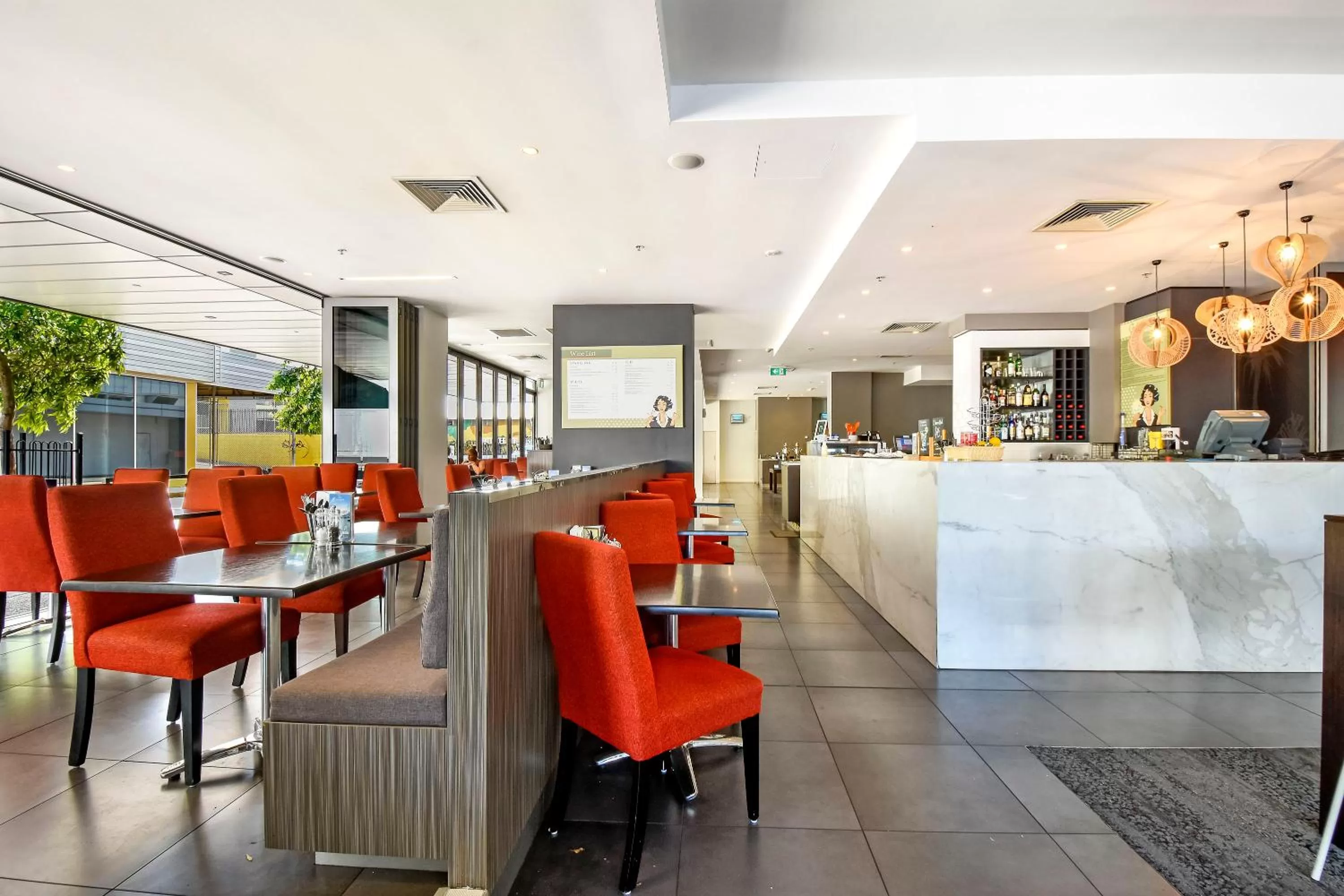 Restaurant/places to eat in Mantra Pandanas