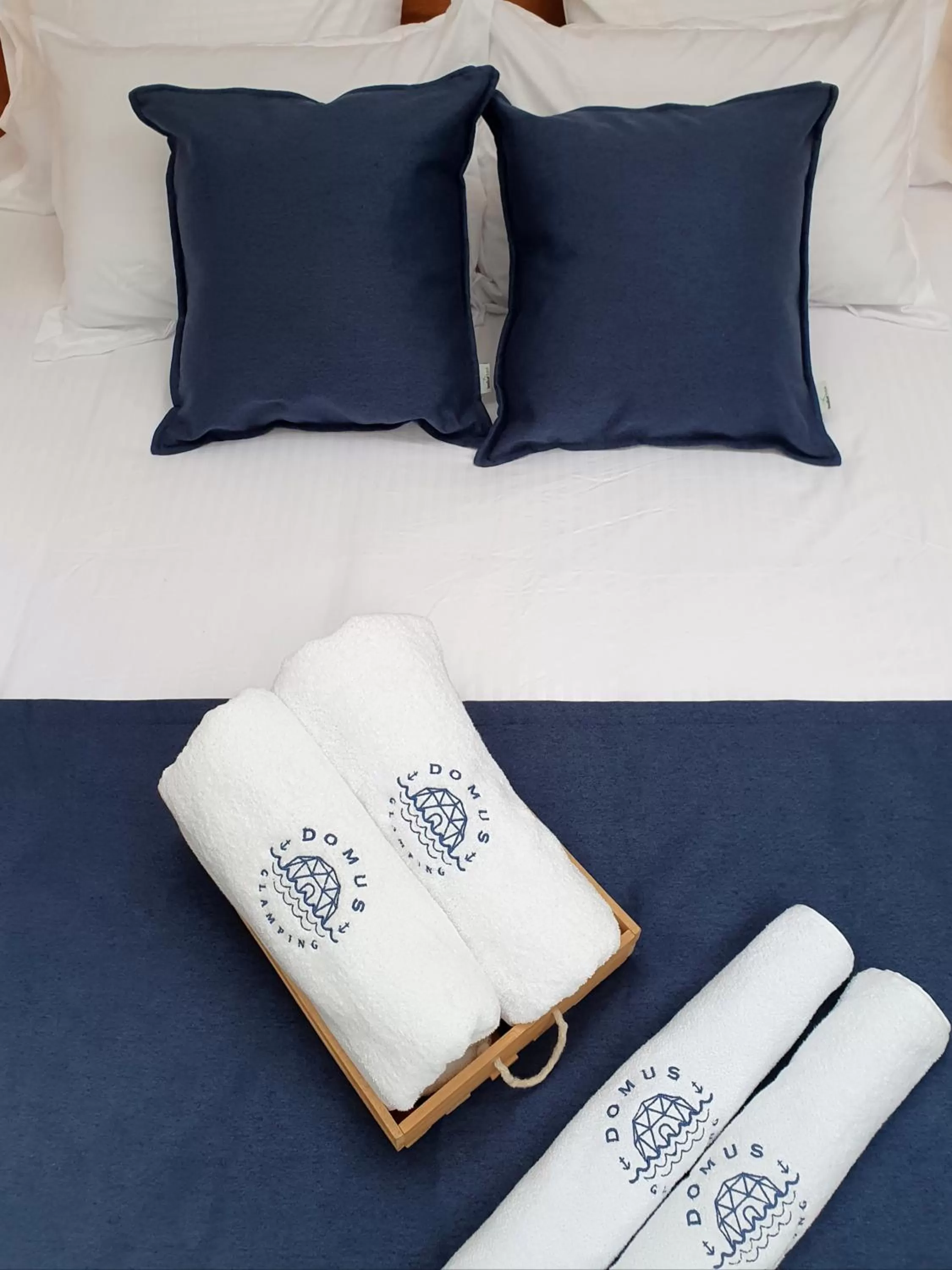 Bed in Domus Glamping Guatapé