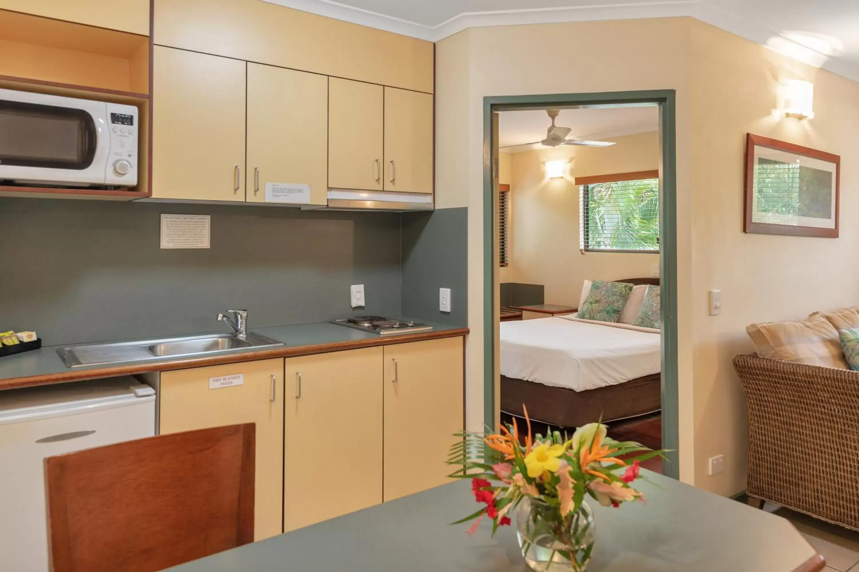 Kitchen or kitchenette, Kitchen/Kitchenette in Bay Village Tropical Retreat & Apartments