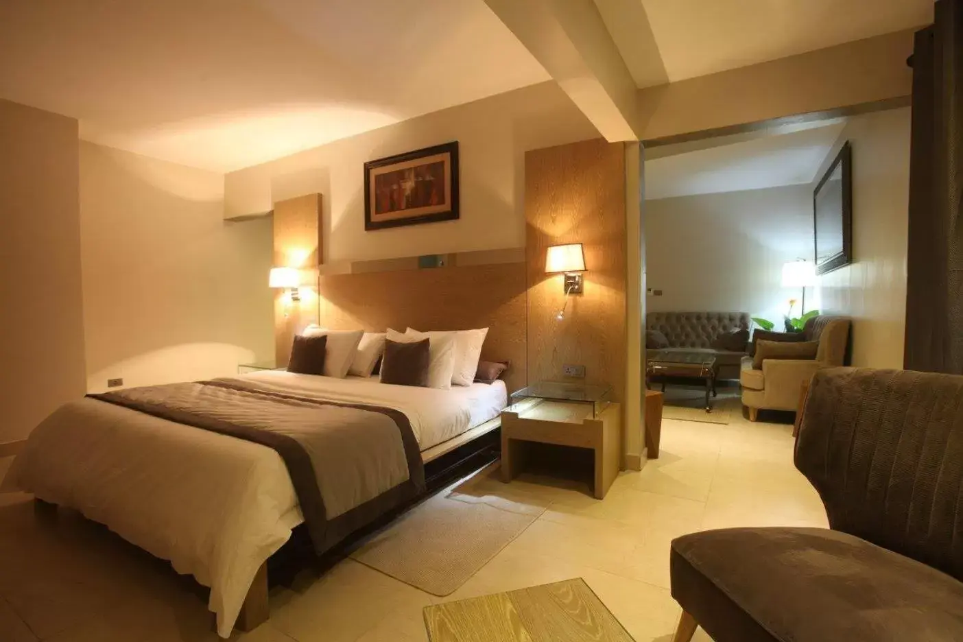 Deluxe Suite in Hotel VDN by Good Rade Deluxe Suite in Hotel VDN by Good Rade