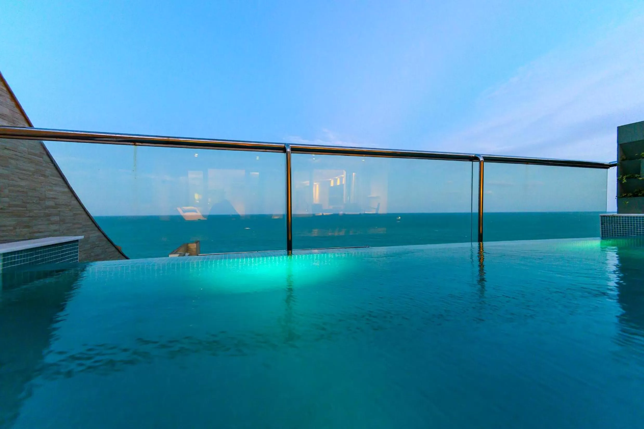 Vogal Luxury Beach Hotel & SPA