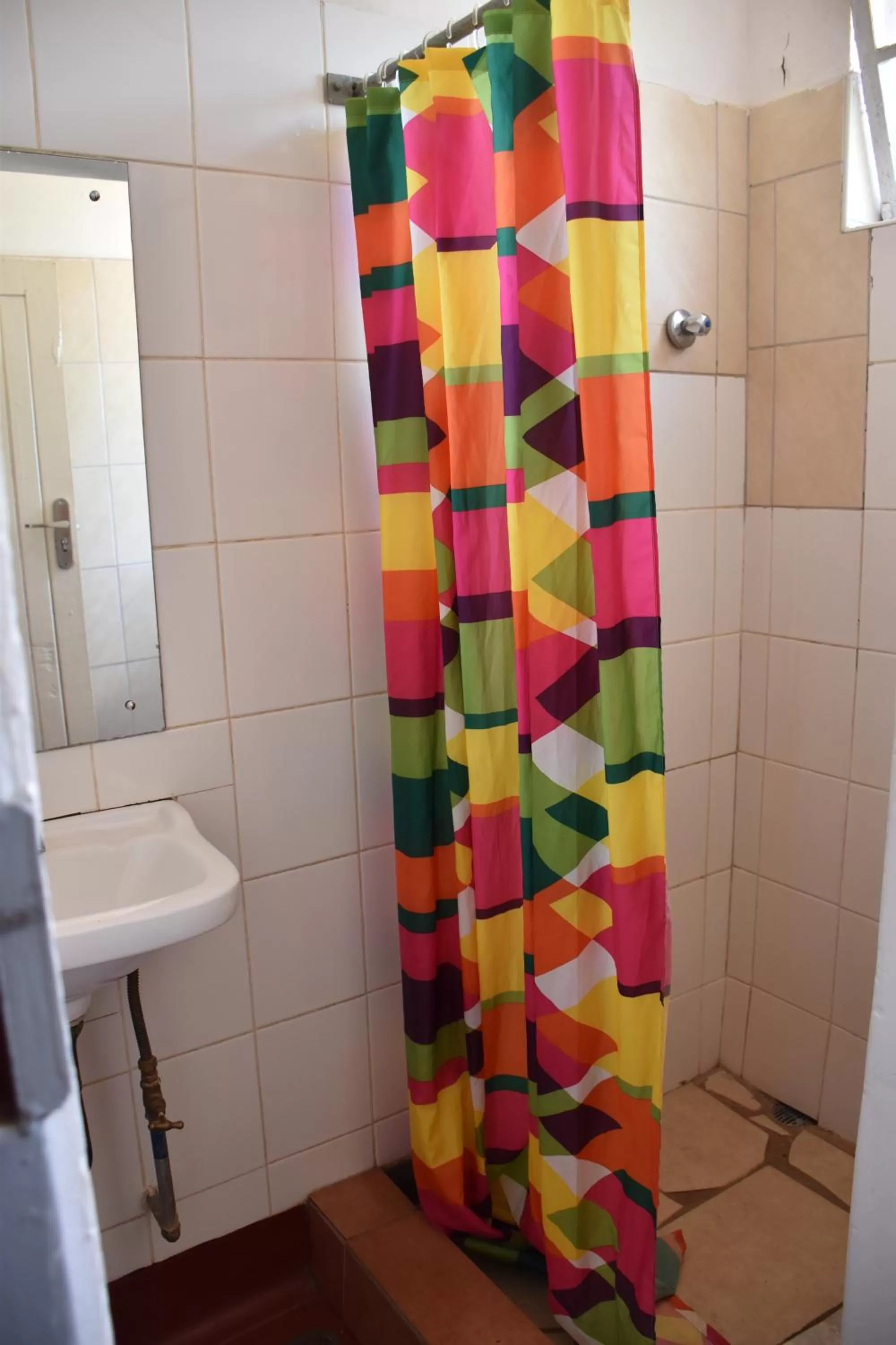 Shower in Tabonina Bis