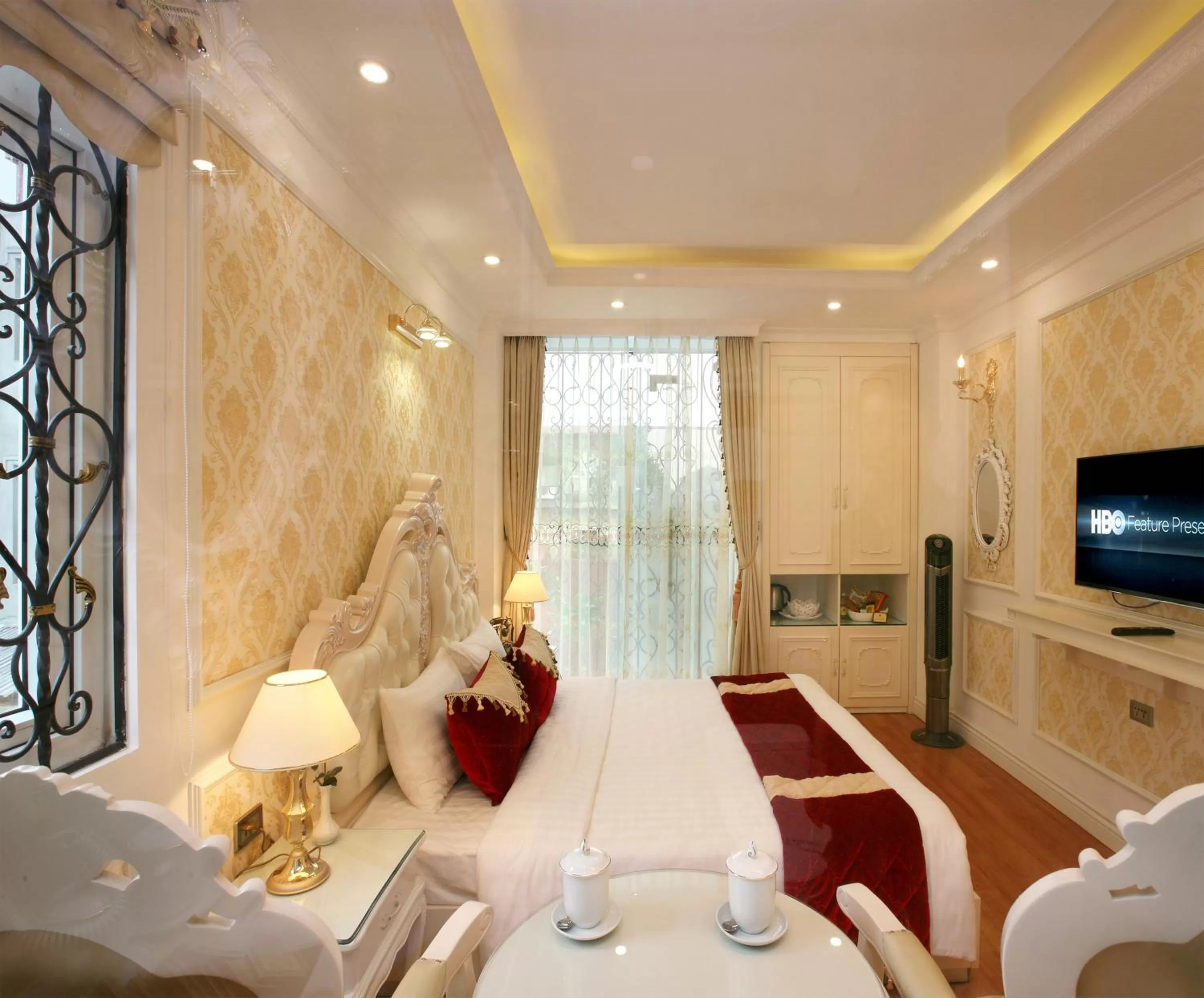 Bedroom, Bed in Hanoi Hotel Royal