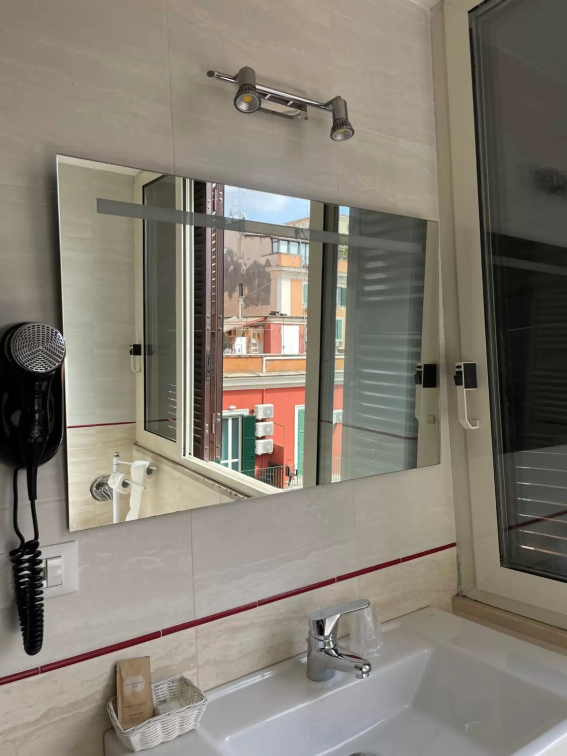 Bathroom in Hotel Giolitti Smart