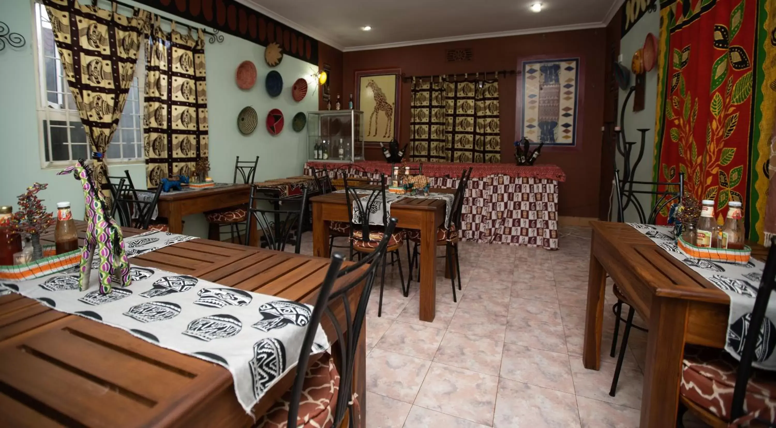 Restaurant/Places to Eat in Korona House Hotel