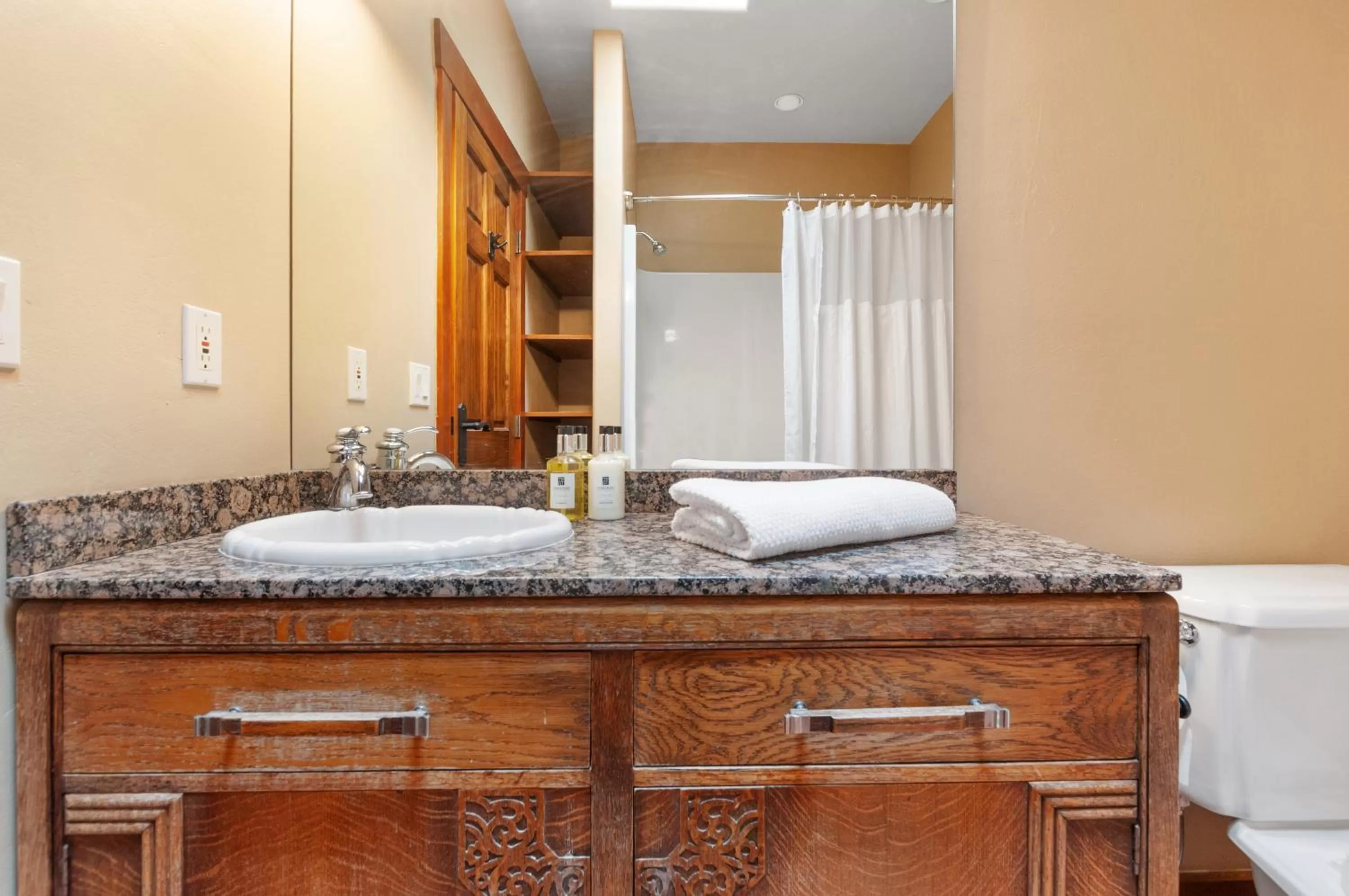 Bathroom in Casa Grande Inn & Suites