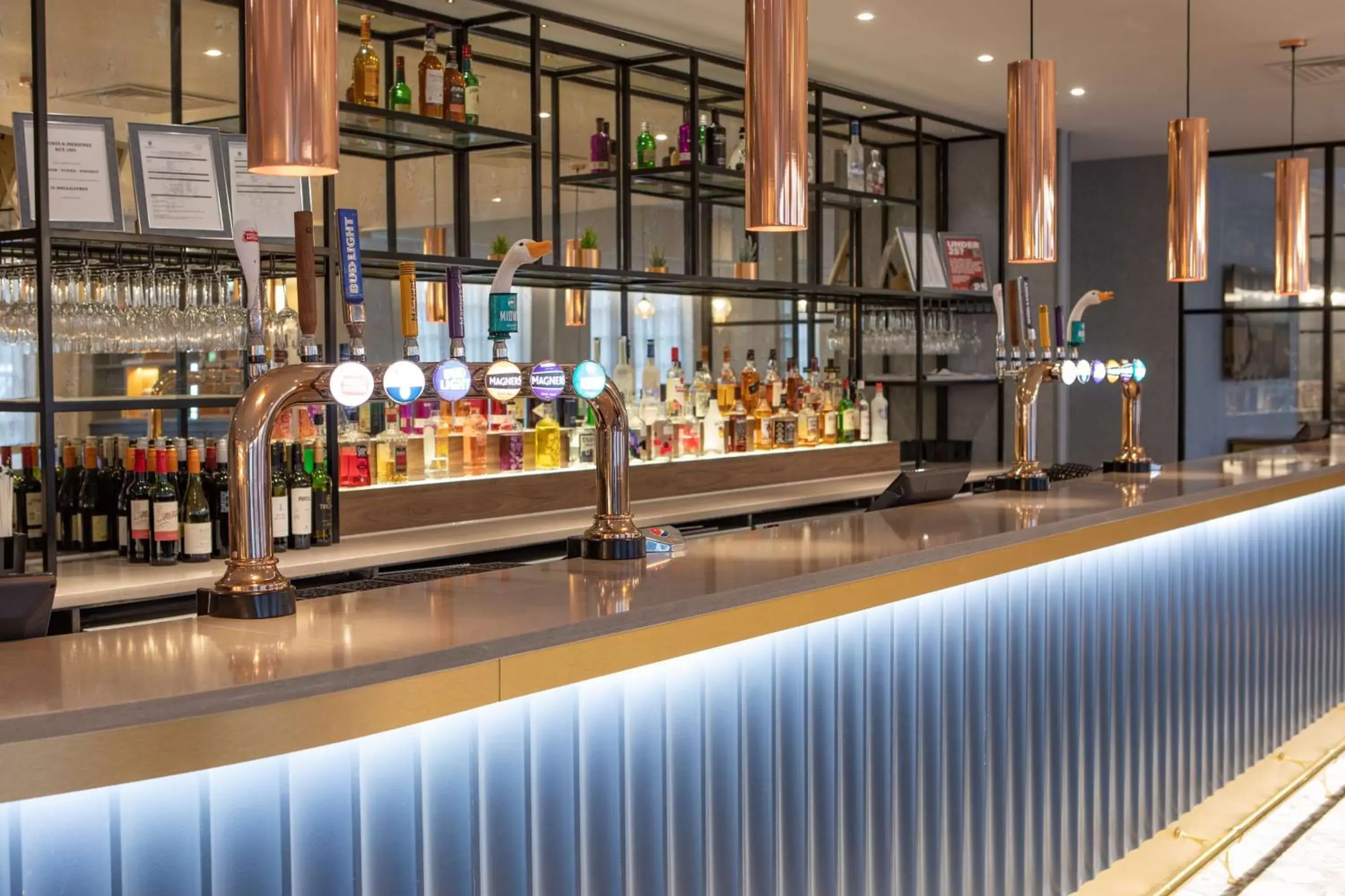 Lounge or bar in DoubleTree by Hilton Stoke-on-Trent, United Kingdom Lounge or bar in DoubleTree by Hilton Stoke-on-Trent, United Kingdom