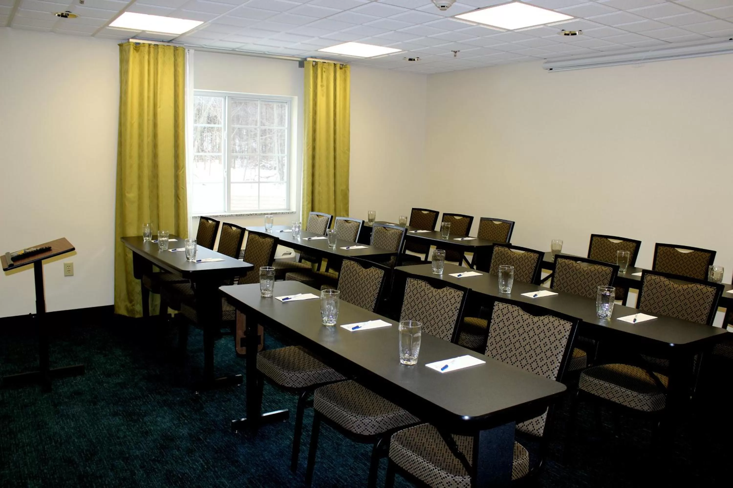 Meeting/conference room in Candlewood Suites Arundel Mills / BWI Airport by IHG