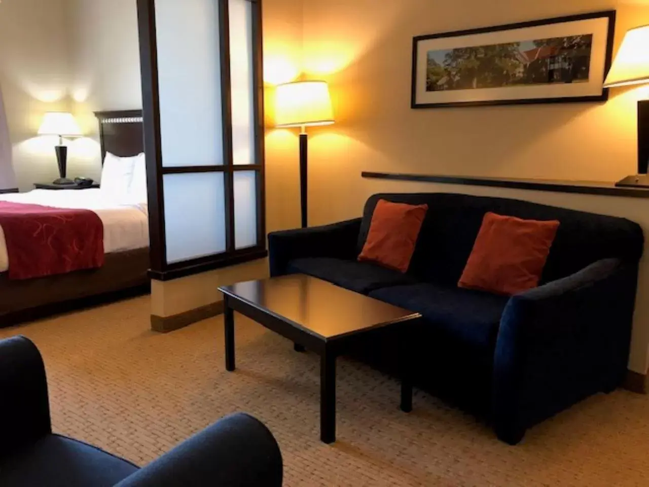 Seating Area in Comfort Suites Palestine