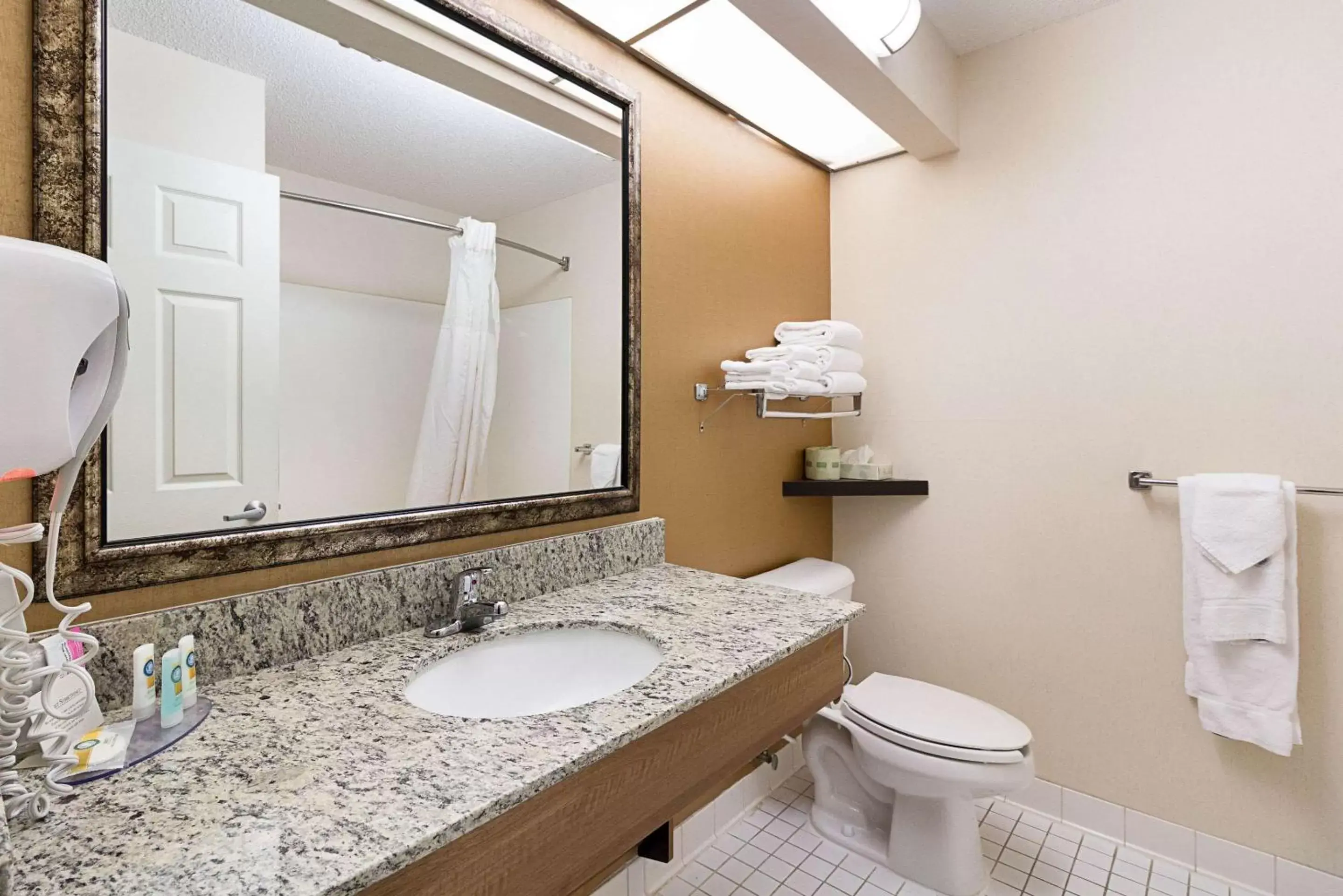 Photo of the whole room, Bathroom in Quality Inn Fairmont