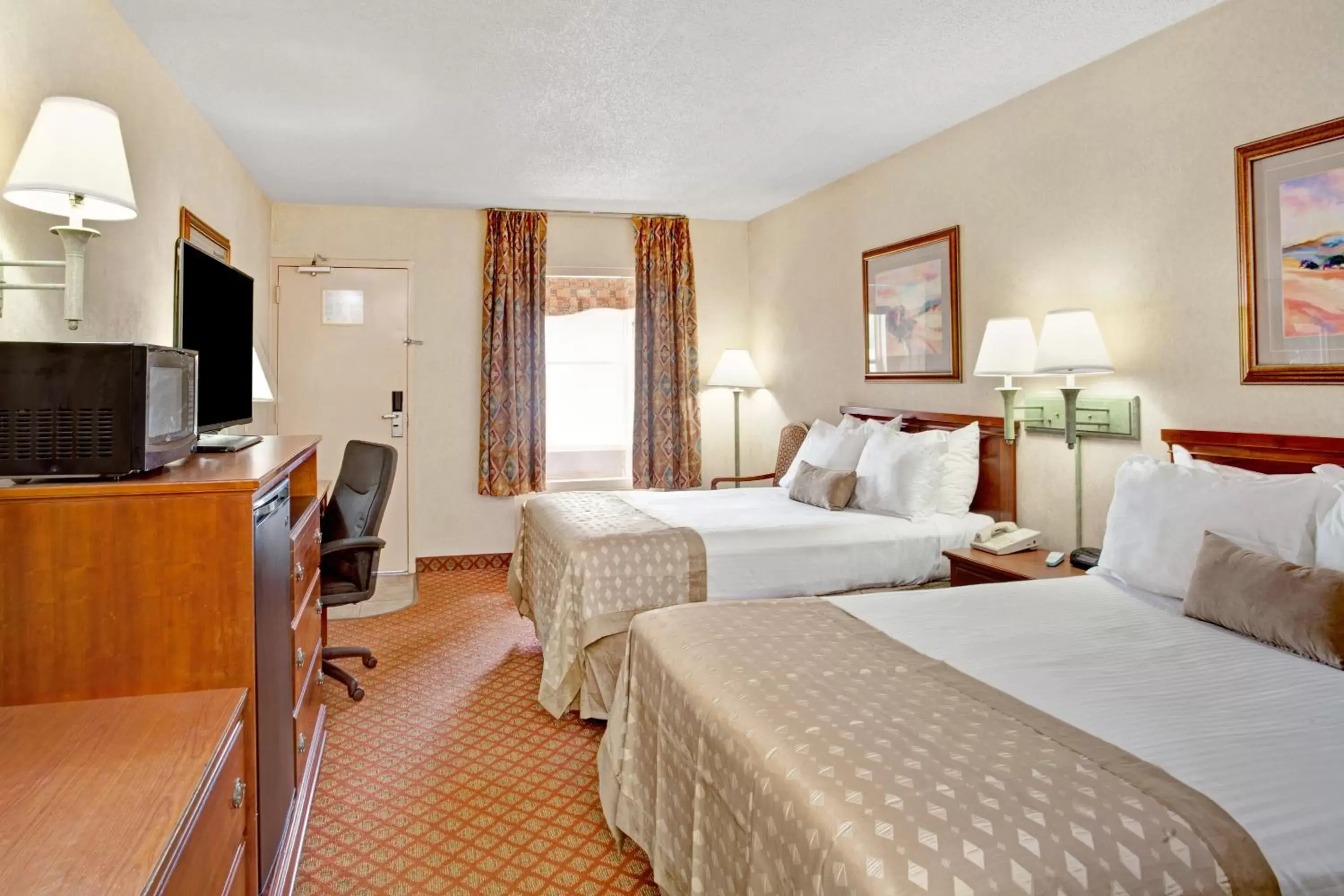 Bedroom in Ramada by Wyndham West Memphis