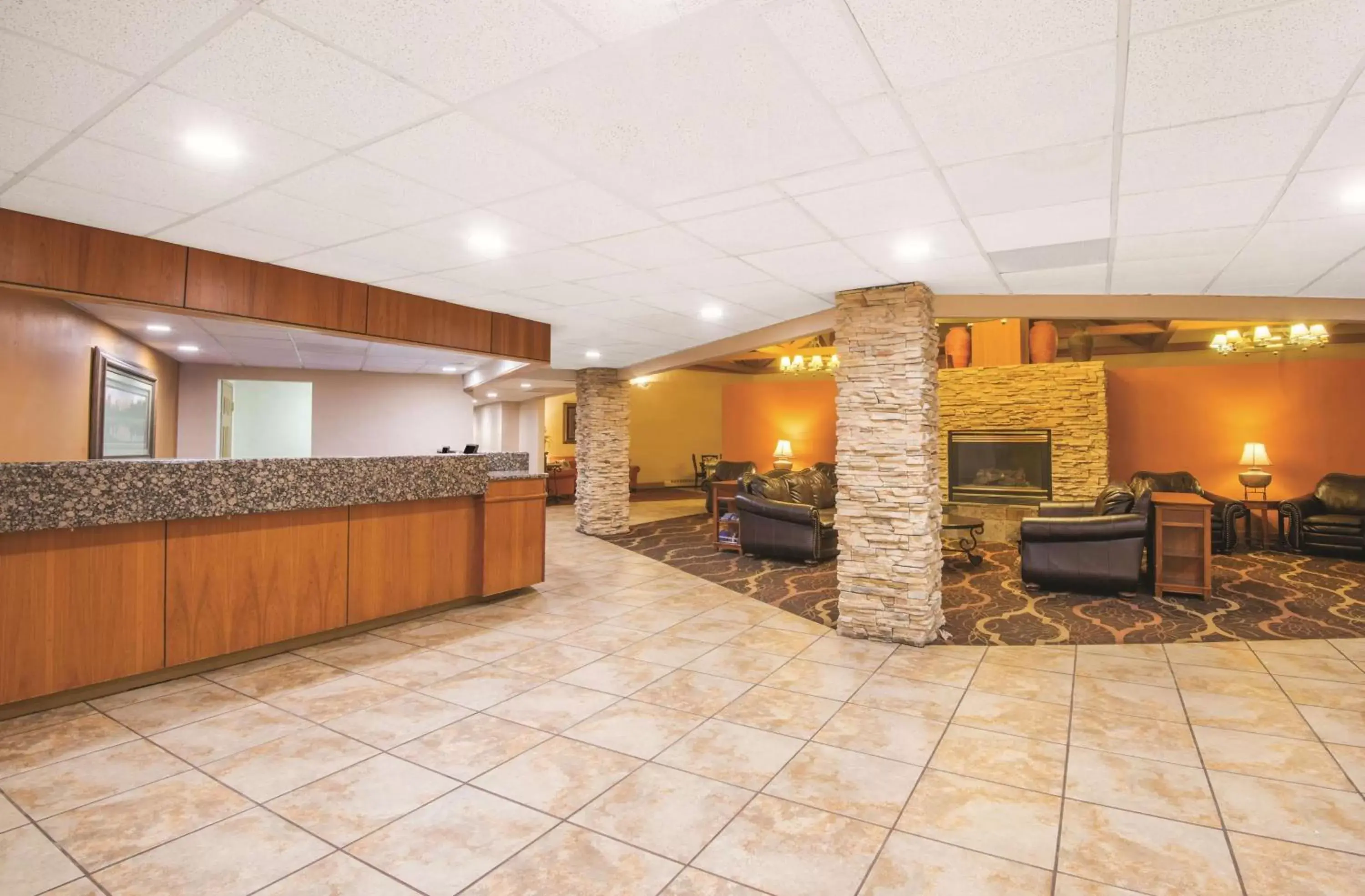 Lobby or reception in La Quinta by Wyndham Silverthorne - Summit Co Lobby or reception in La Quinta by Wyndham Silverthorne - Summit Co