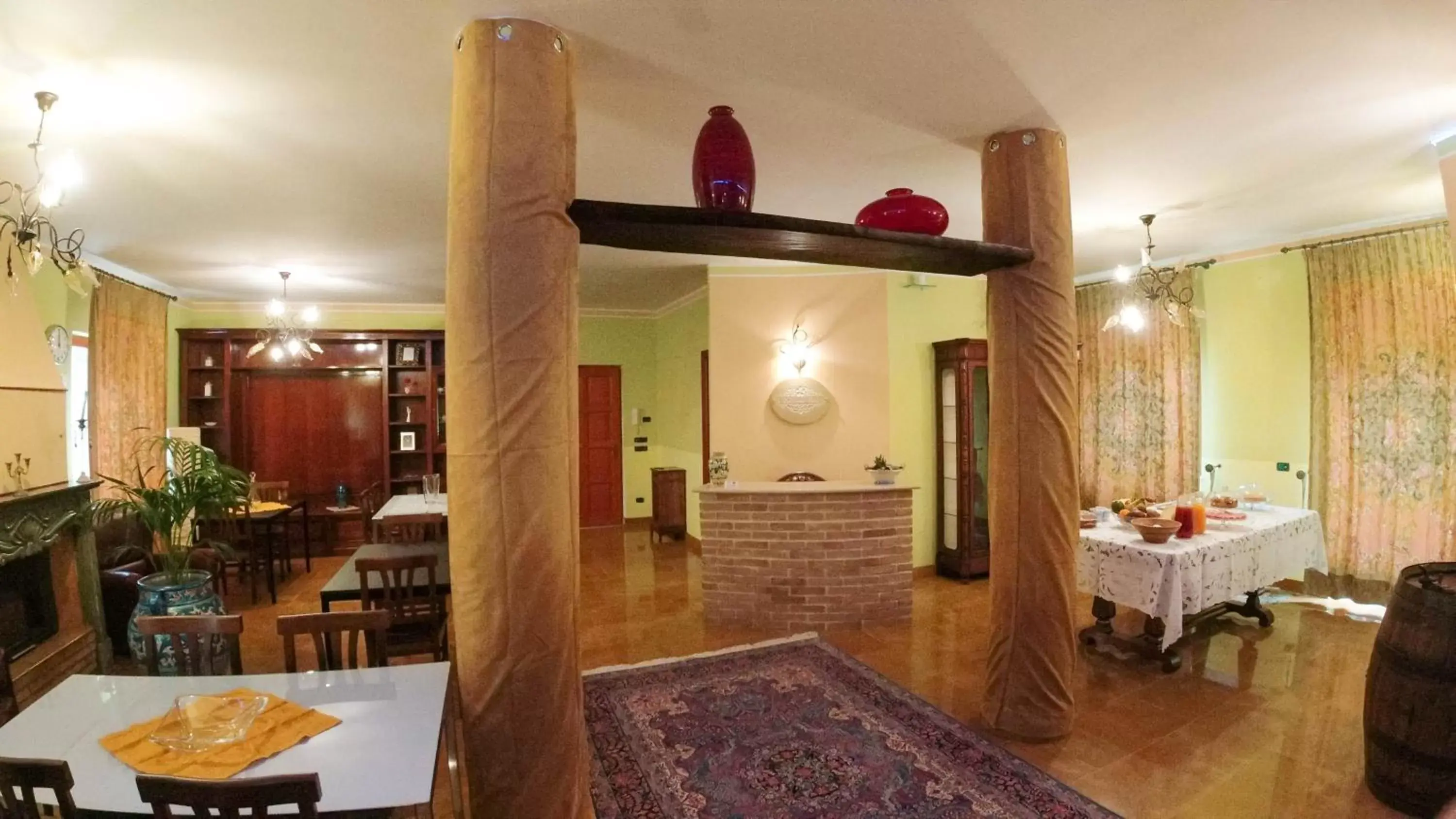 Living room, Restaurant/Places to Eat in Il Piccolo Hotel