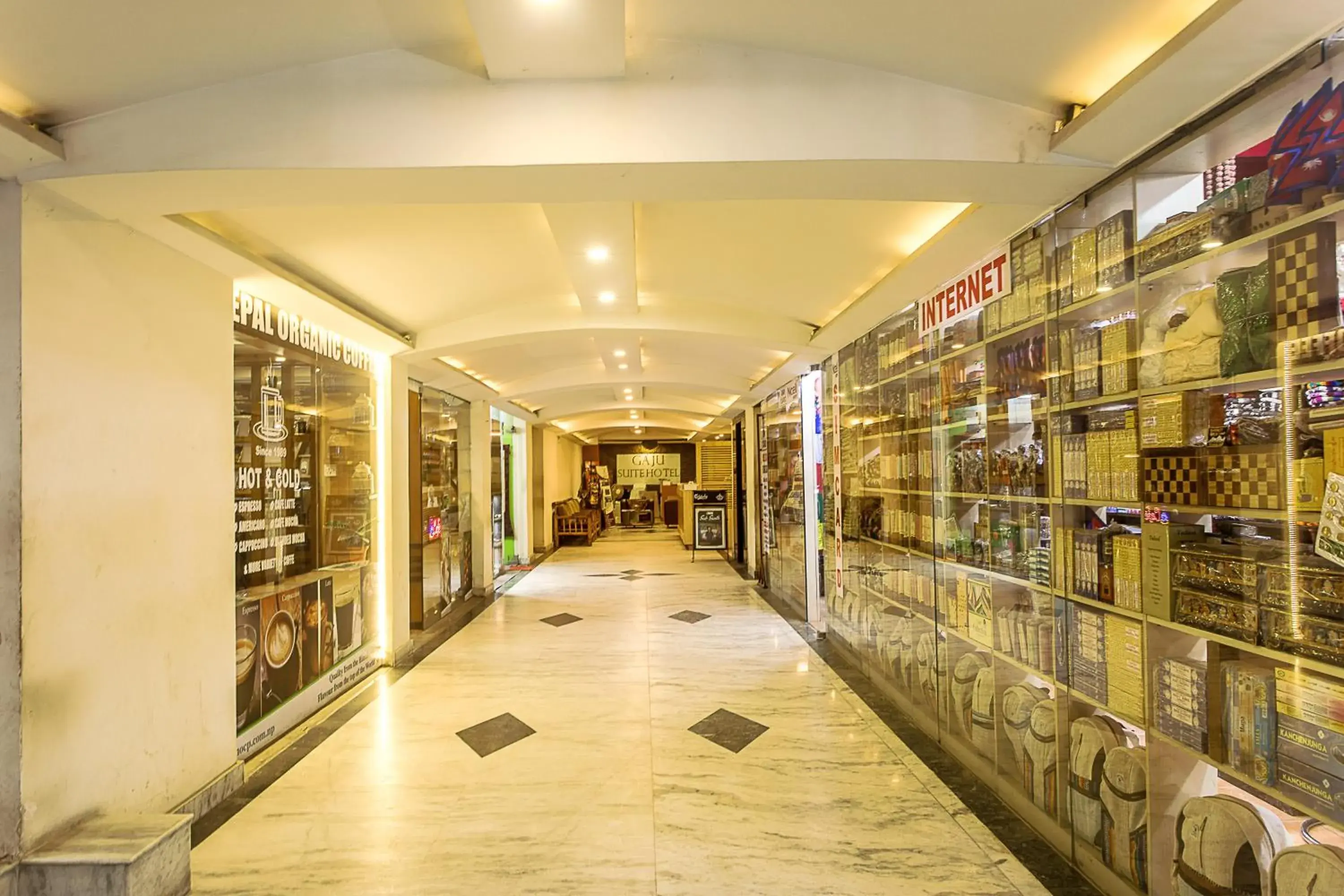 On-site shops in Gaju Suite Hotel