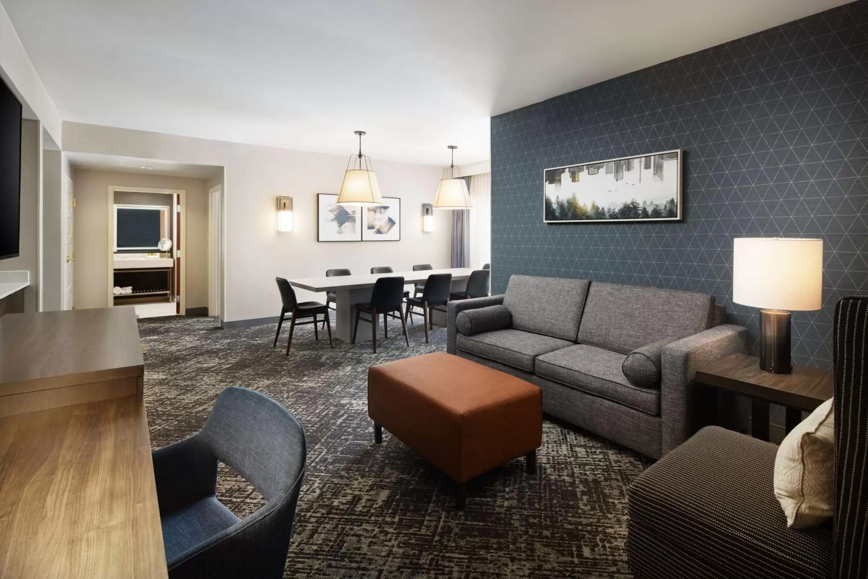 Bedroom, Seating Area in Hilton Charlotte Airport Hotel