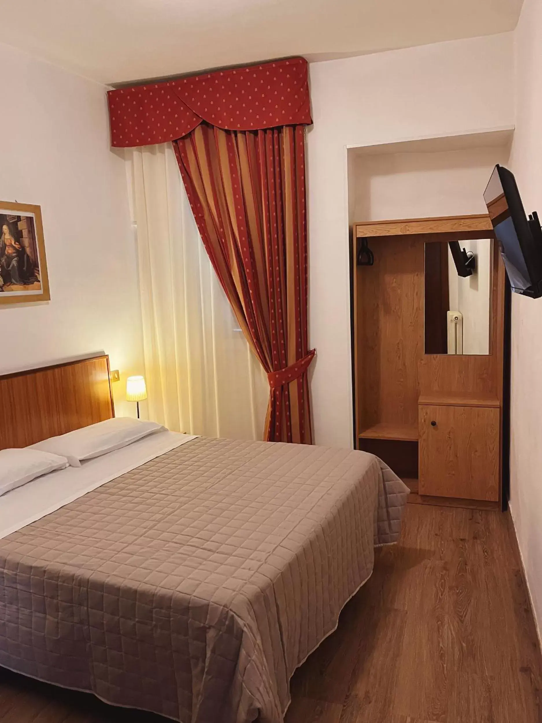 Bedroom, Bed in Hotel Umbria