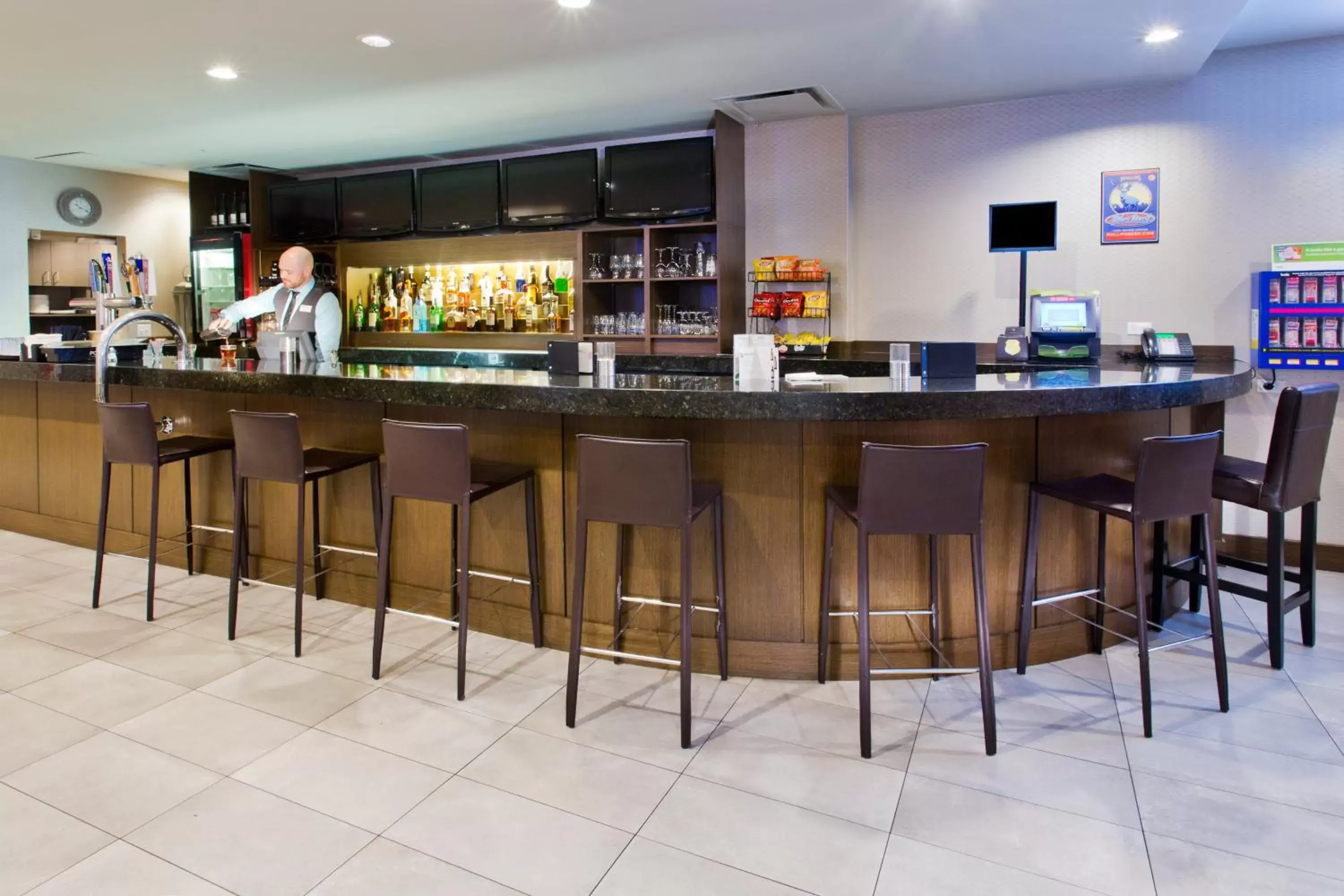 Lounge or bar, Lounge/Bar in Holiday Inn Vancouver-Centre Broadway, an IHG Hotel