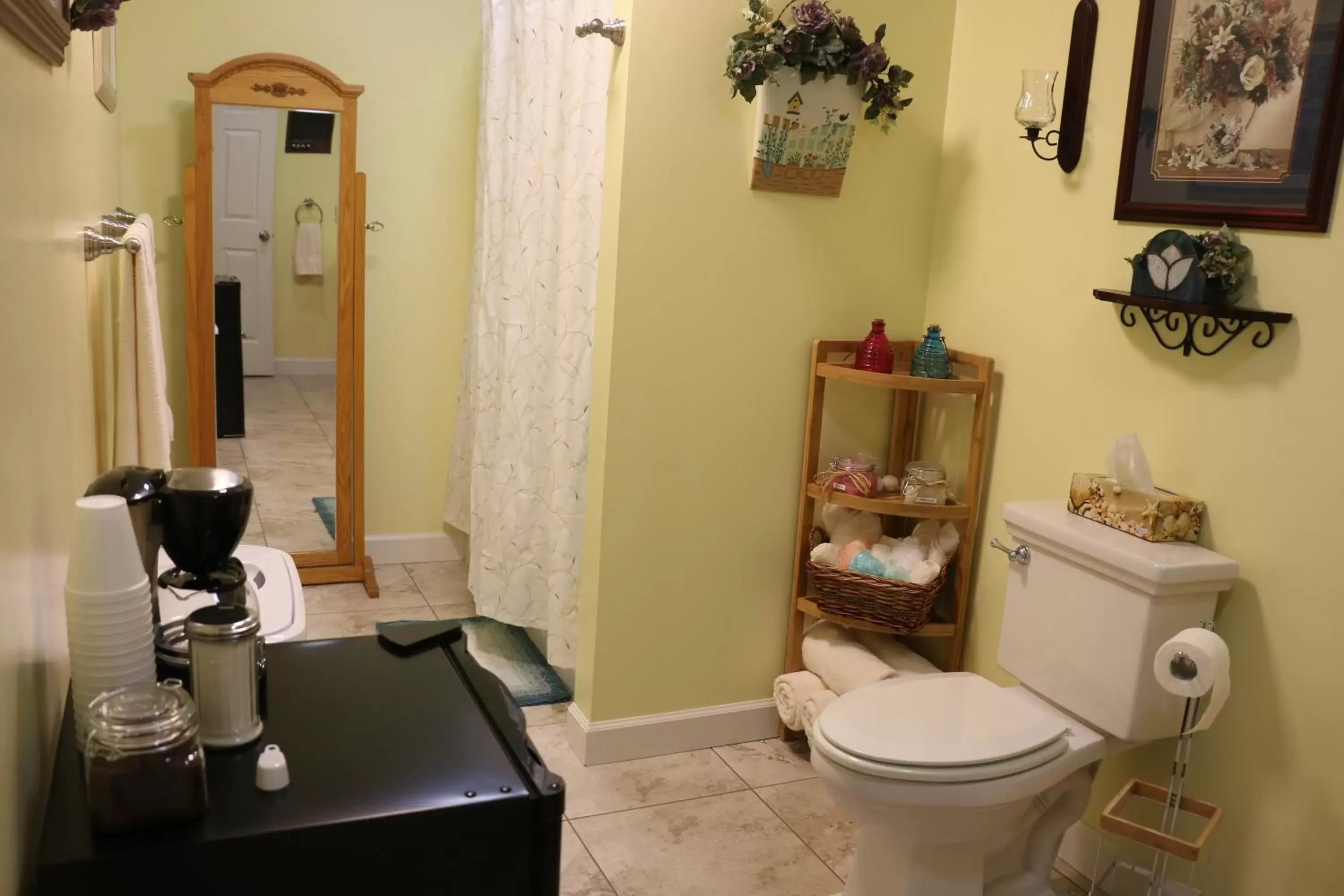 Shower, Bathroom in Cedar Grove Inn