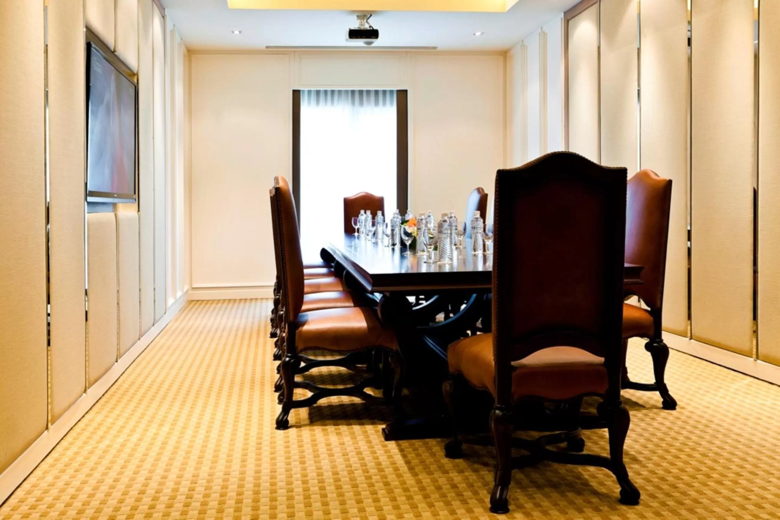 Photo of the whole room in Royal Princess Larn Luang - SHA Extra Plus