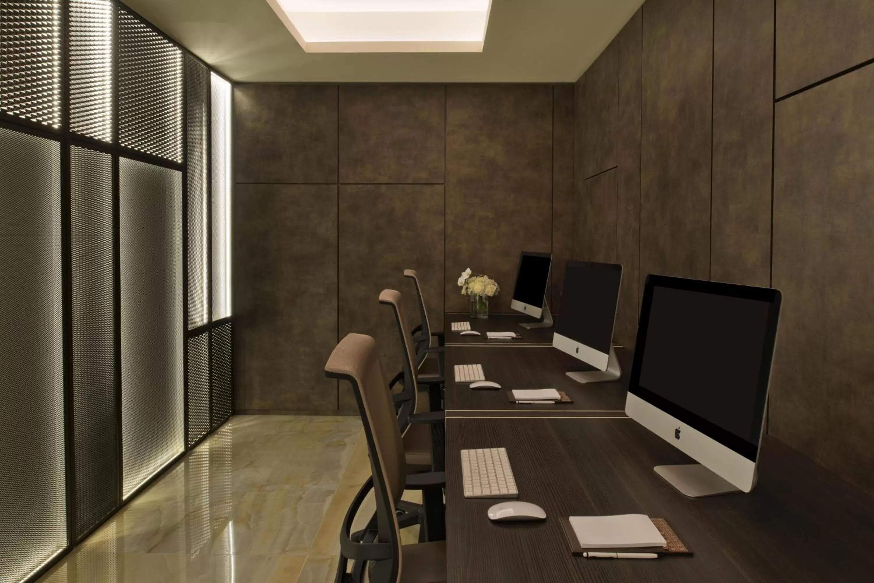 Business facilities in voco Doha West Bay Suites by IHG